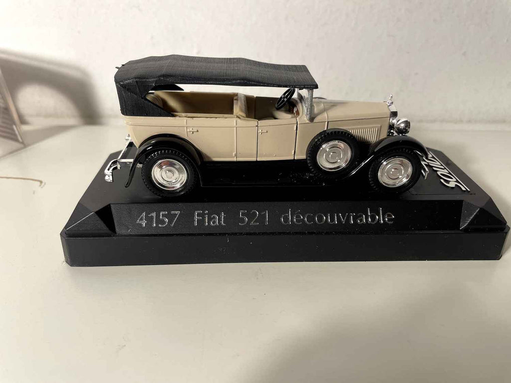 Fiat 521 découvrable beige avec capote noire - Solido référence 4157
