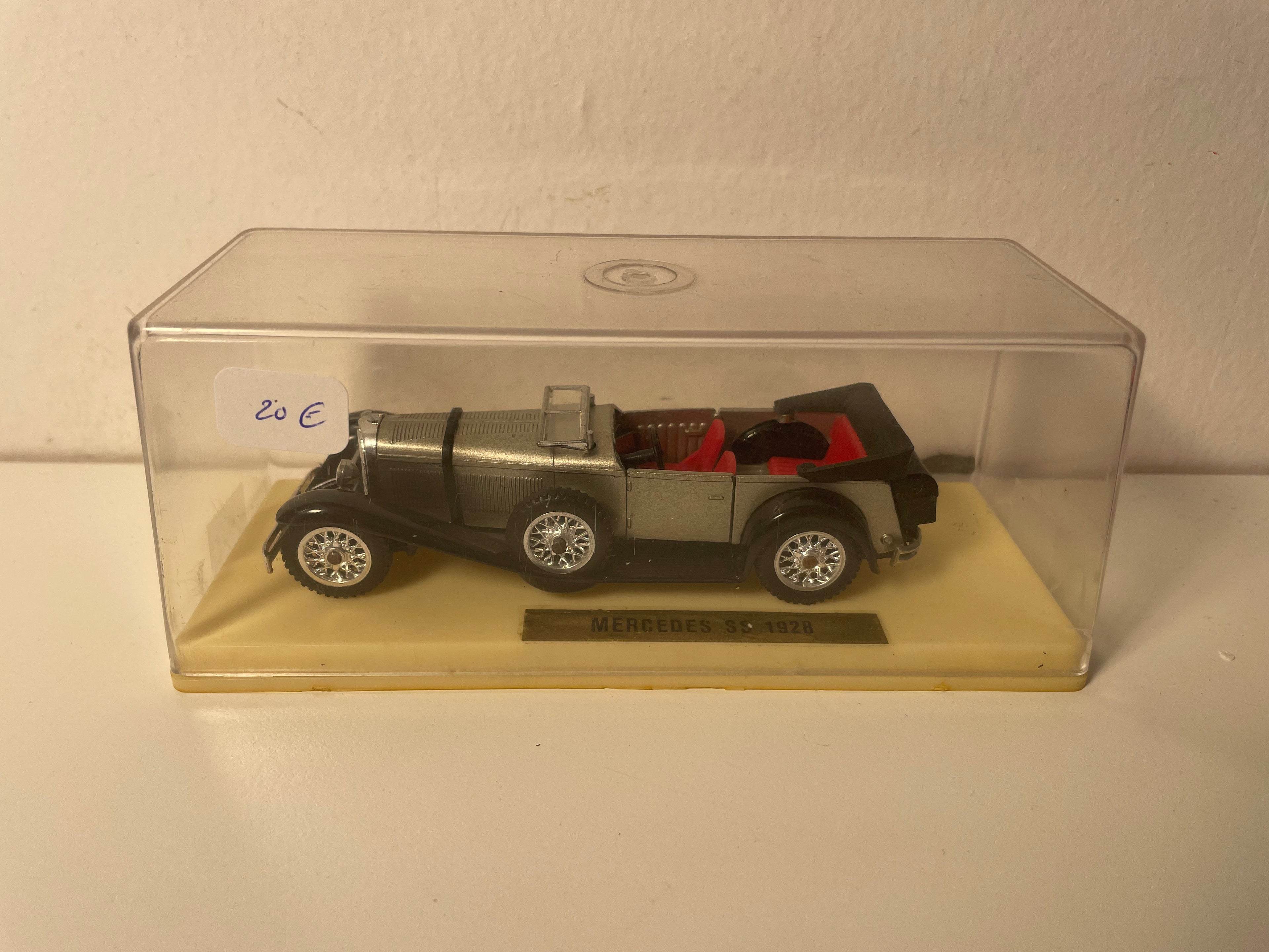 Mercedes SS grigia e nera del 1928 - Solido