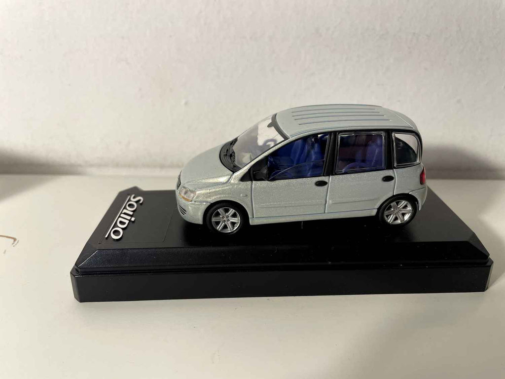 Fiat Multipla bleu grisé de 2004 - Solido référence 15106