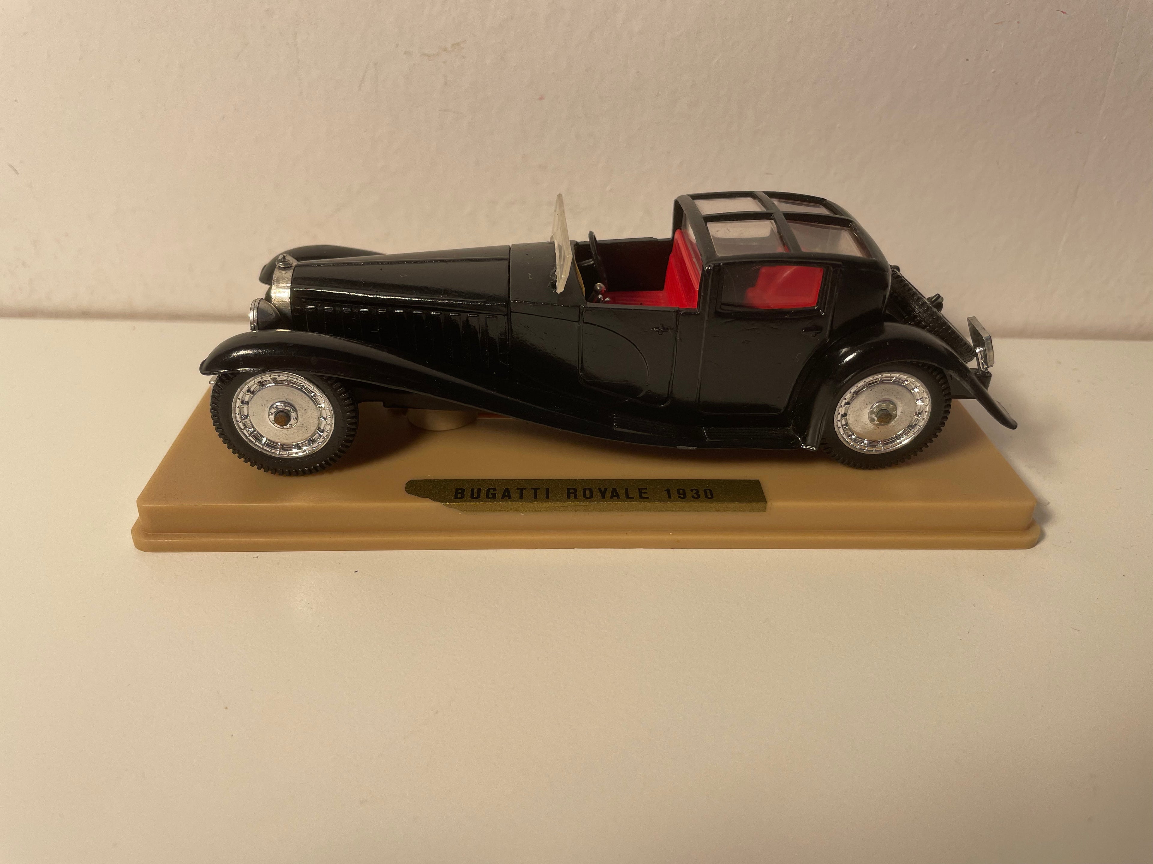 Bugatti royale noire del 1930 - Solido