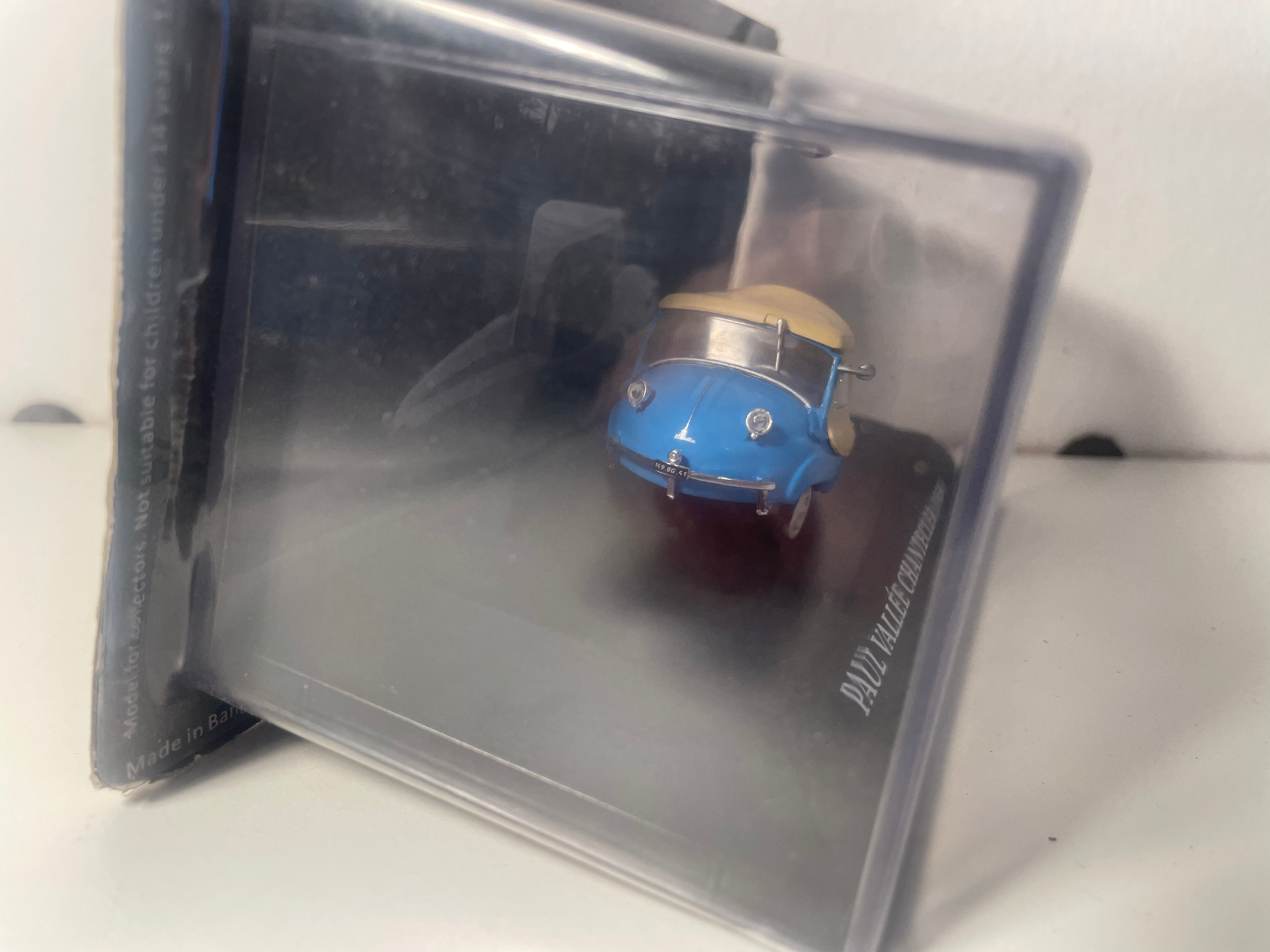 Vintage Microauto Paul Vallée Chantecler Blauw en Beige 1956