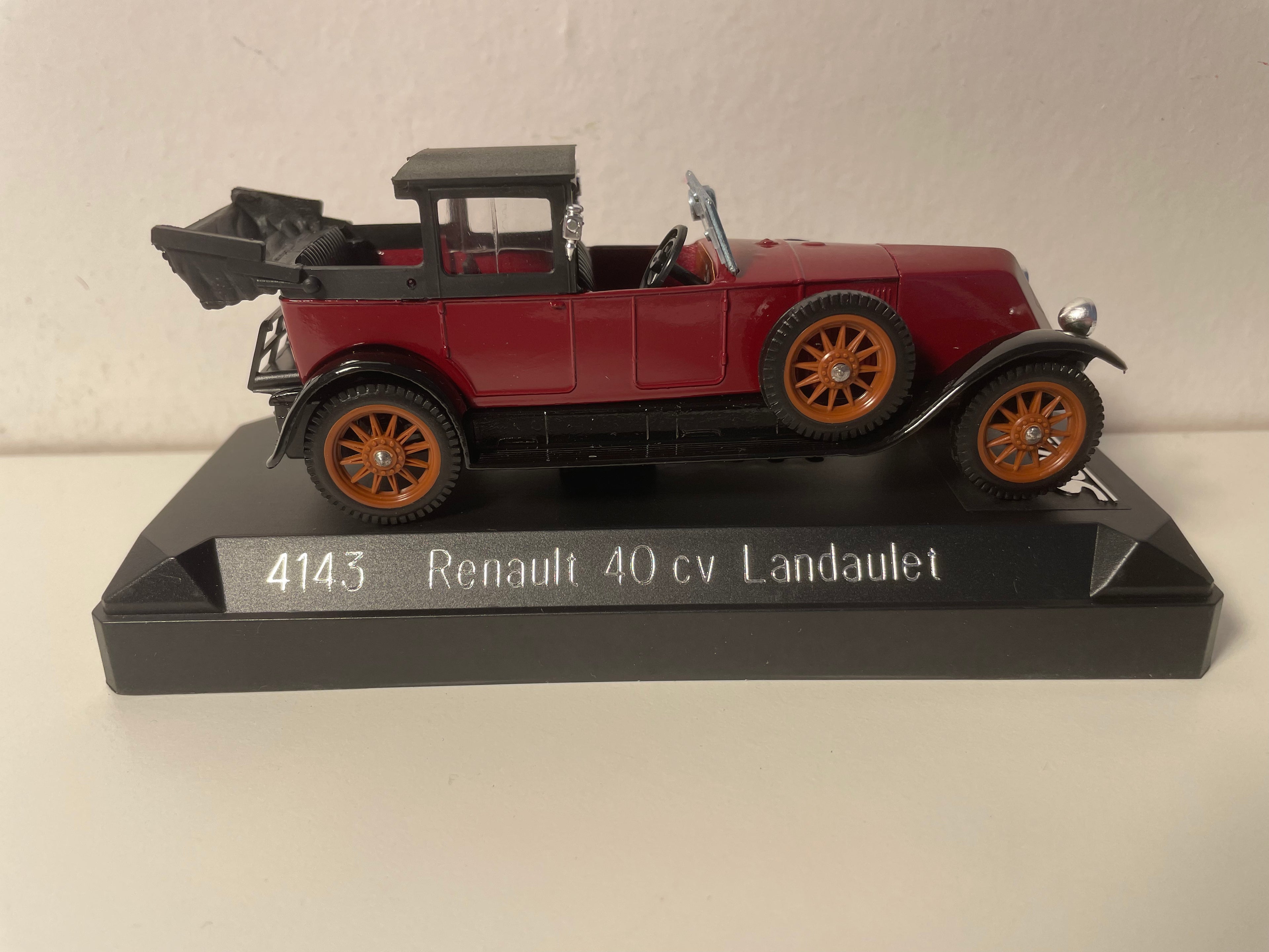 Renault 40 CV Landaulet bordeaux - Solido riferimento 4143