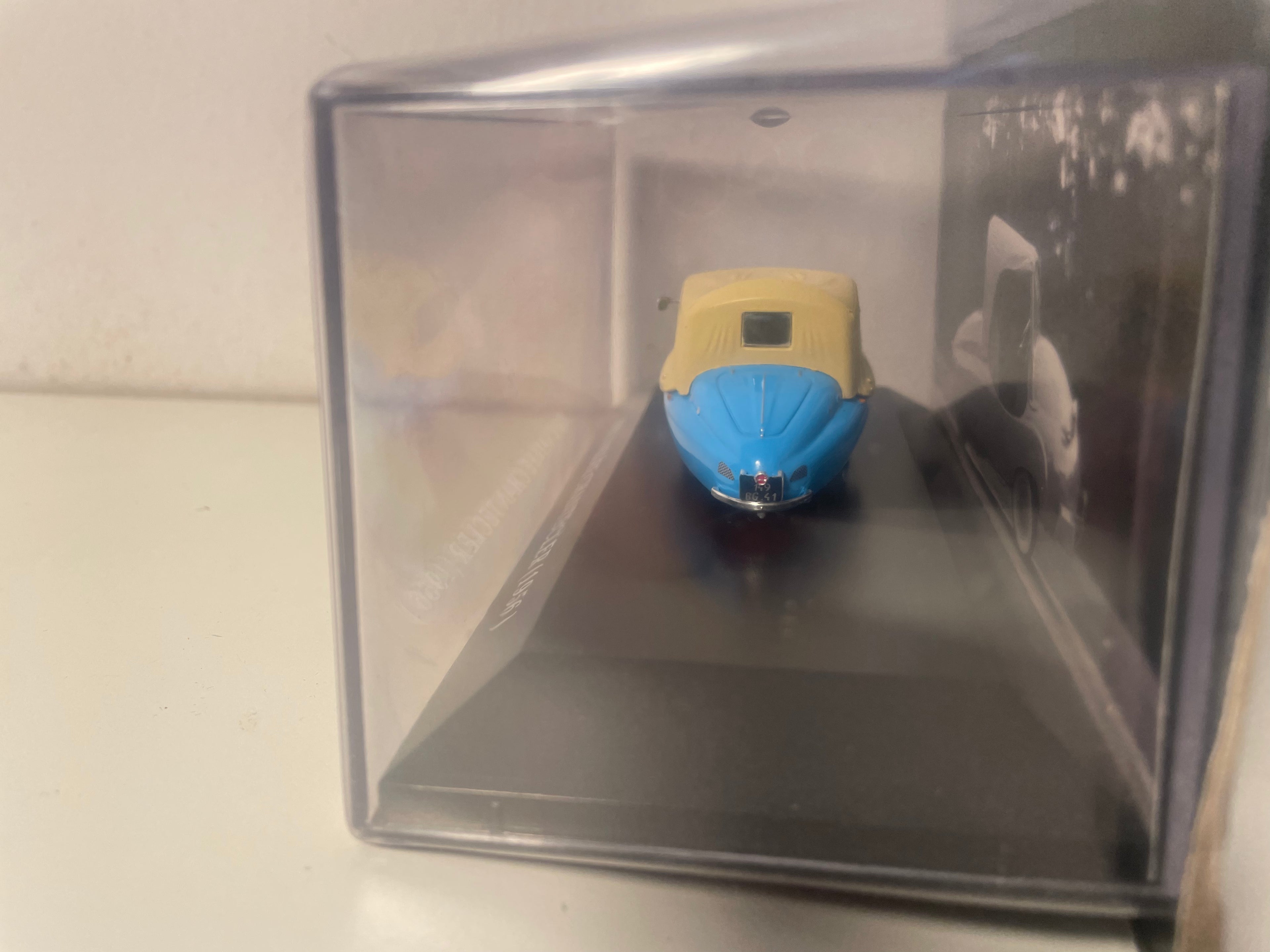 Vintage Microauto Paul Vallée Chantecler Blauw en Beige 1956