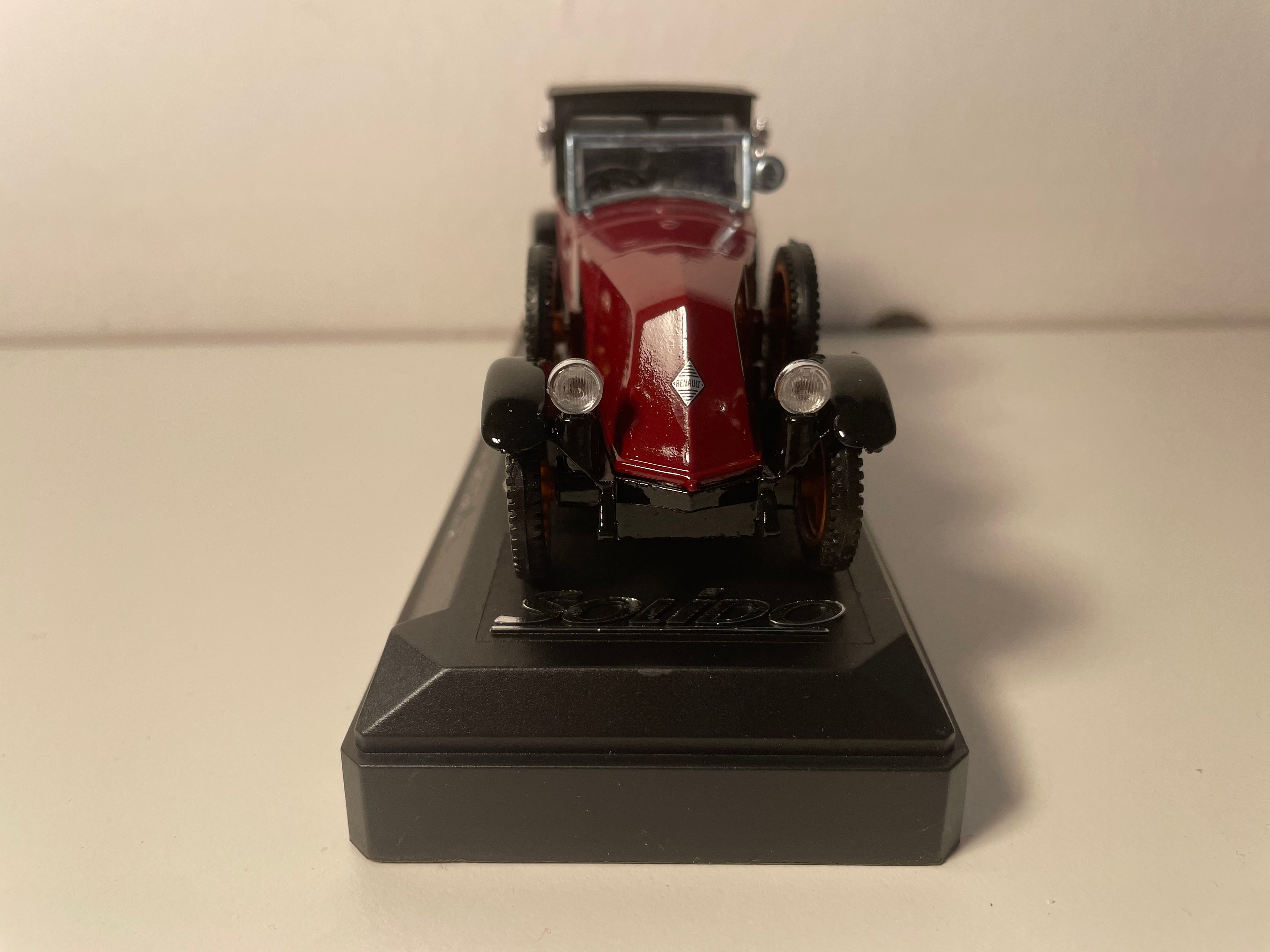 Renault 40 CV Landaulet bordeaux - Solido riferimento 4143