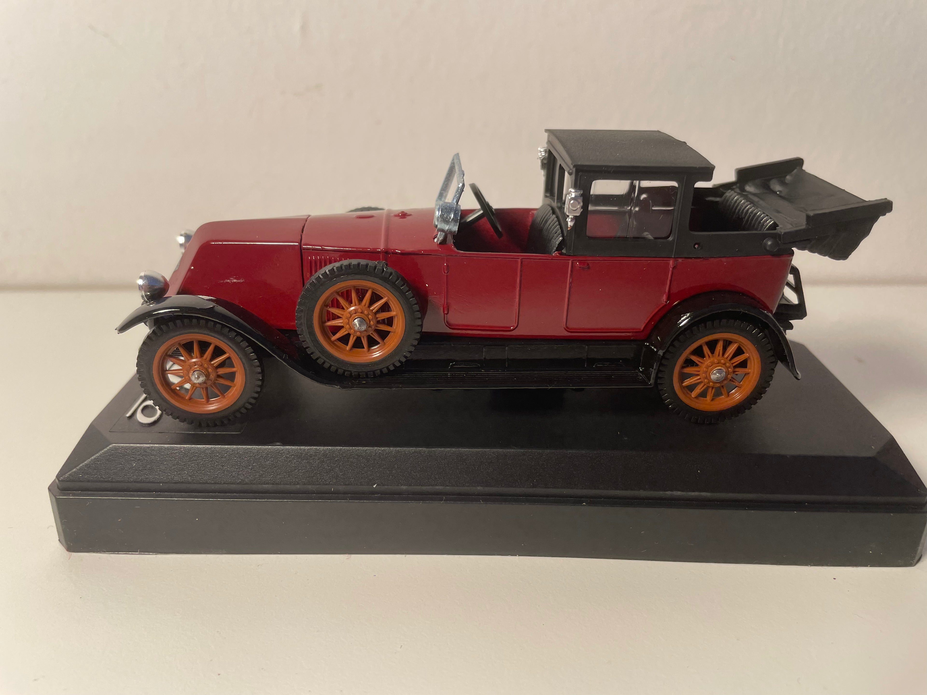 Renault 40 CV Landaulet bordeaux - Solido riferimento 4143