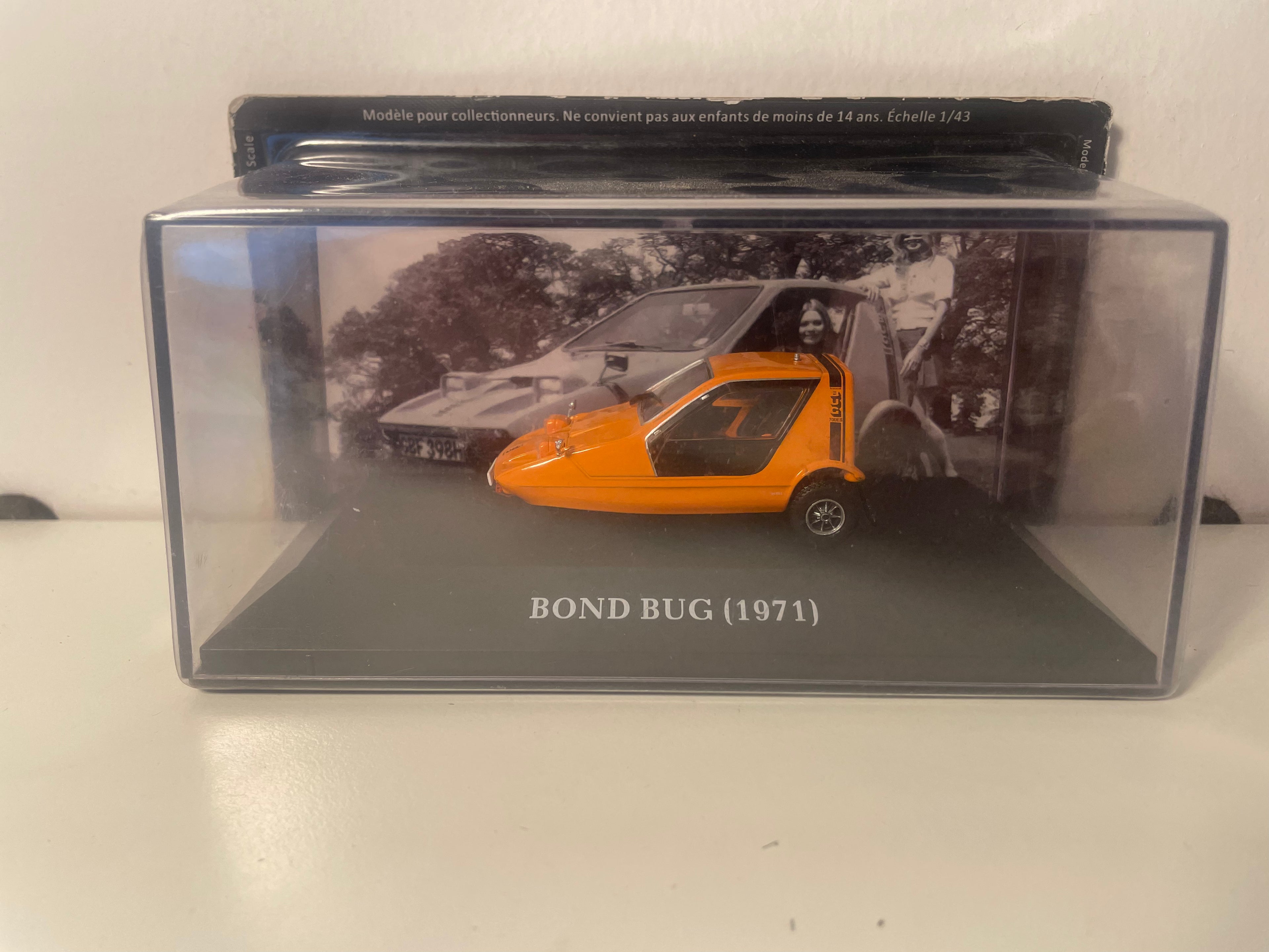 Micro-coche Bond Bug naranja de 1971 - coche inglés