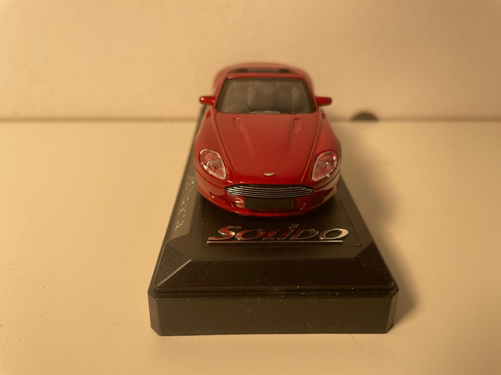 Aston Martin DB9 Volante vermelho (referência Solido 15101)