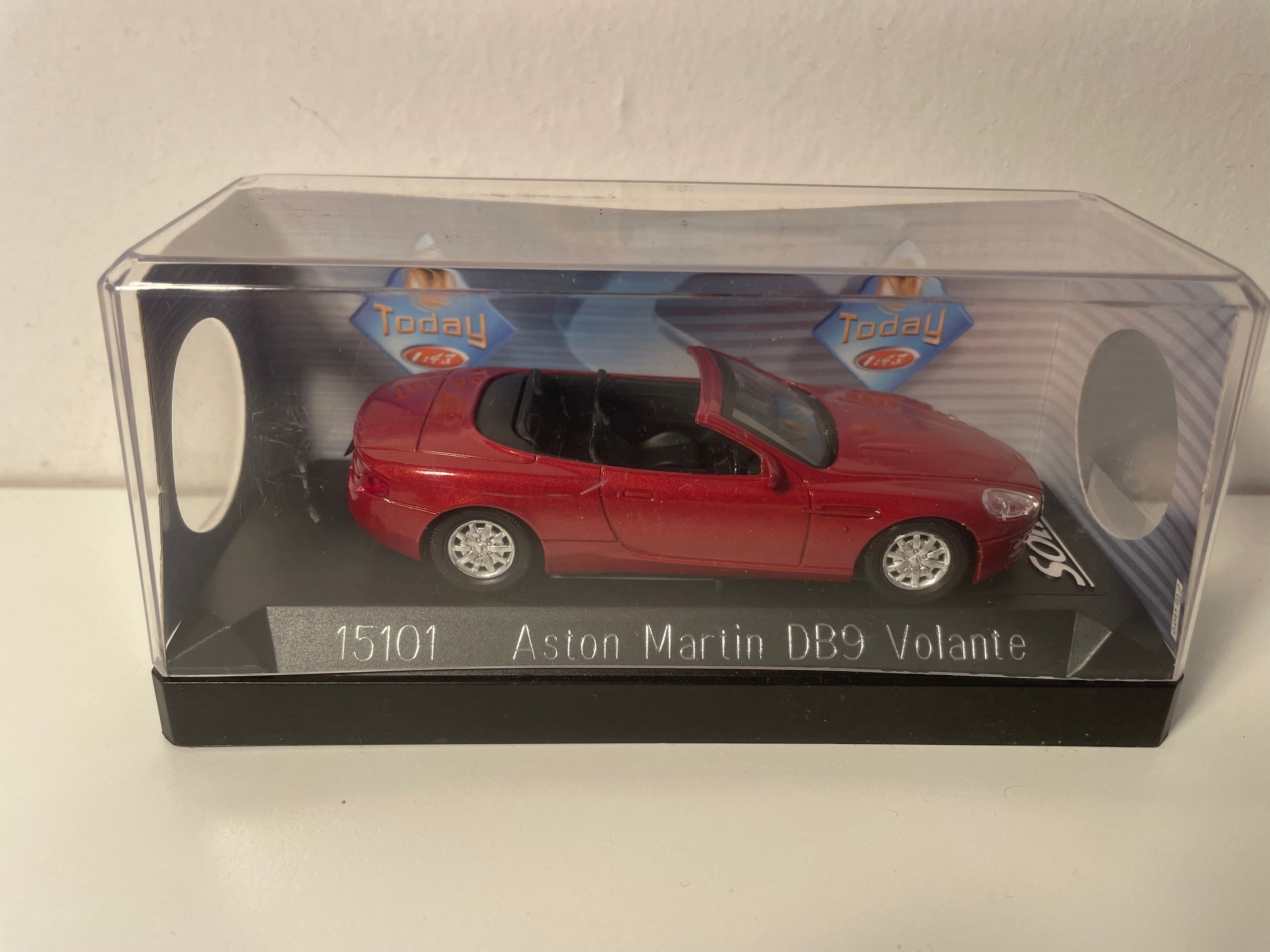 Aston Martin DB9 Volante rout (Solido Referenz 15101)