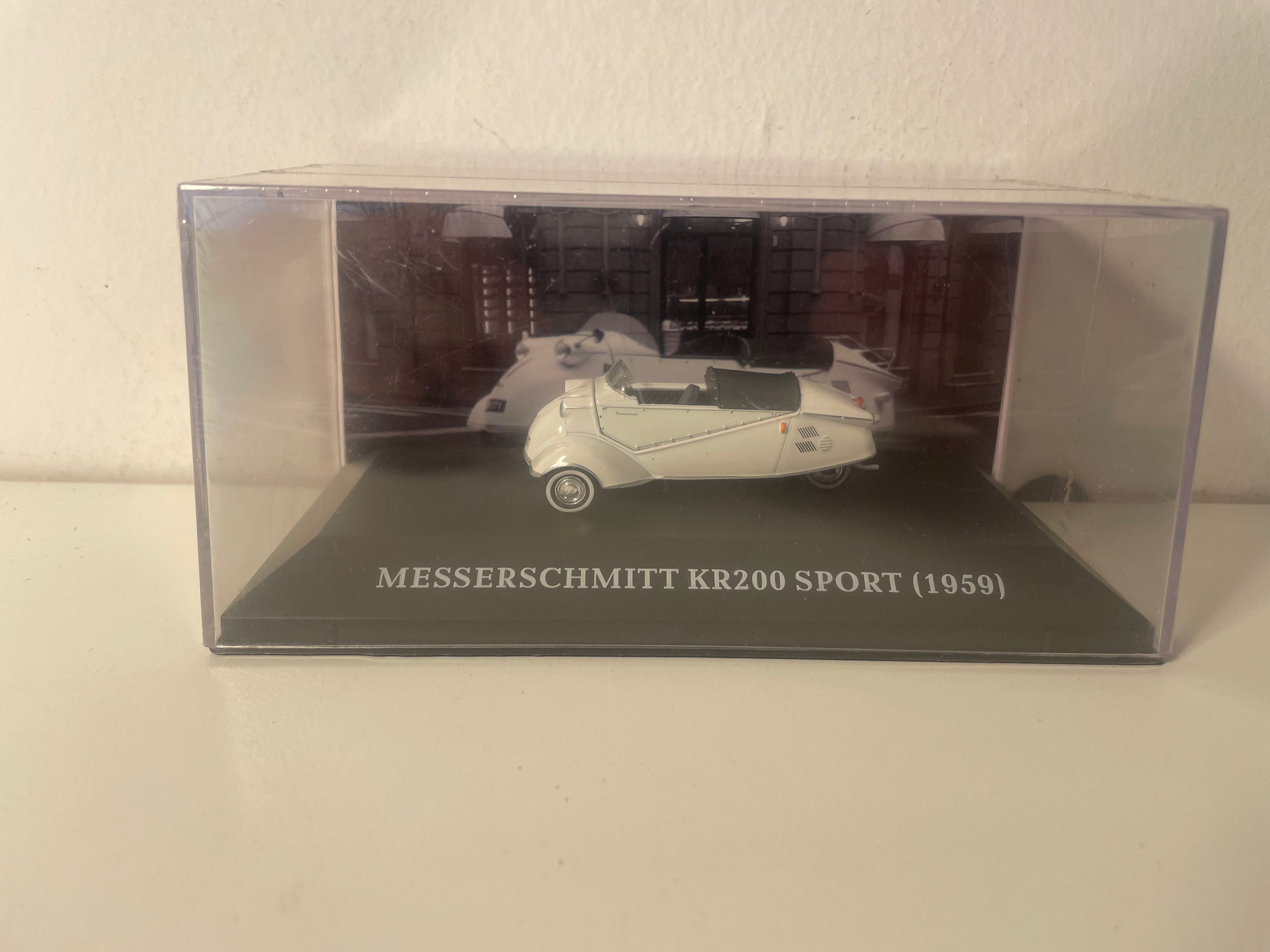 Microcoche clásico Messerschmitt KR200 Sport blanco (blanco roto) de 1959 - coche alemán