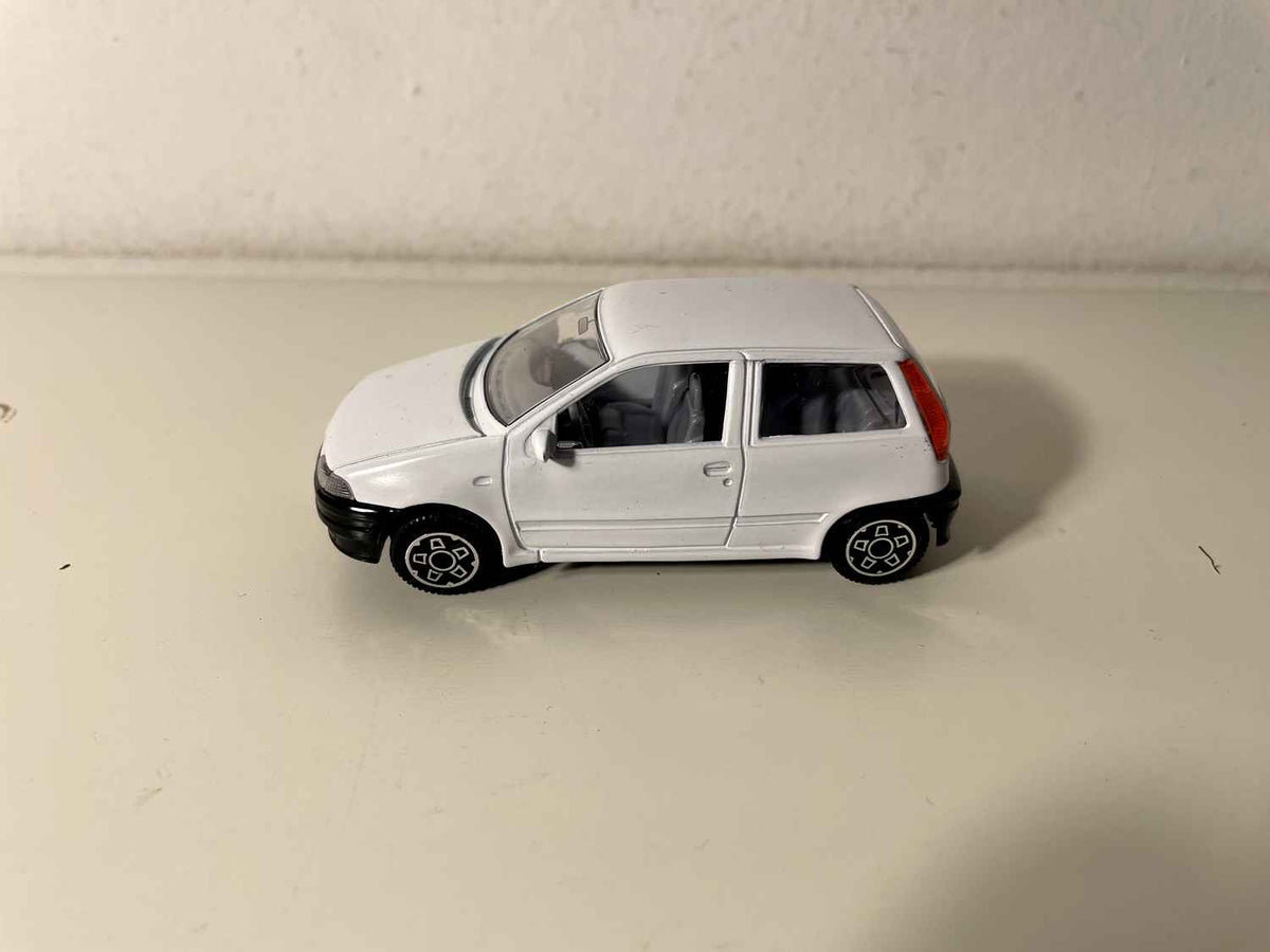 Fiat Punto biała - kod Burago 4100 P