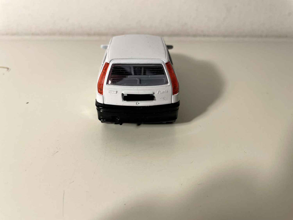 Fiat Punto biała - kod Burago 4100 P