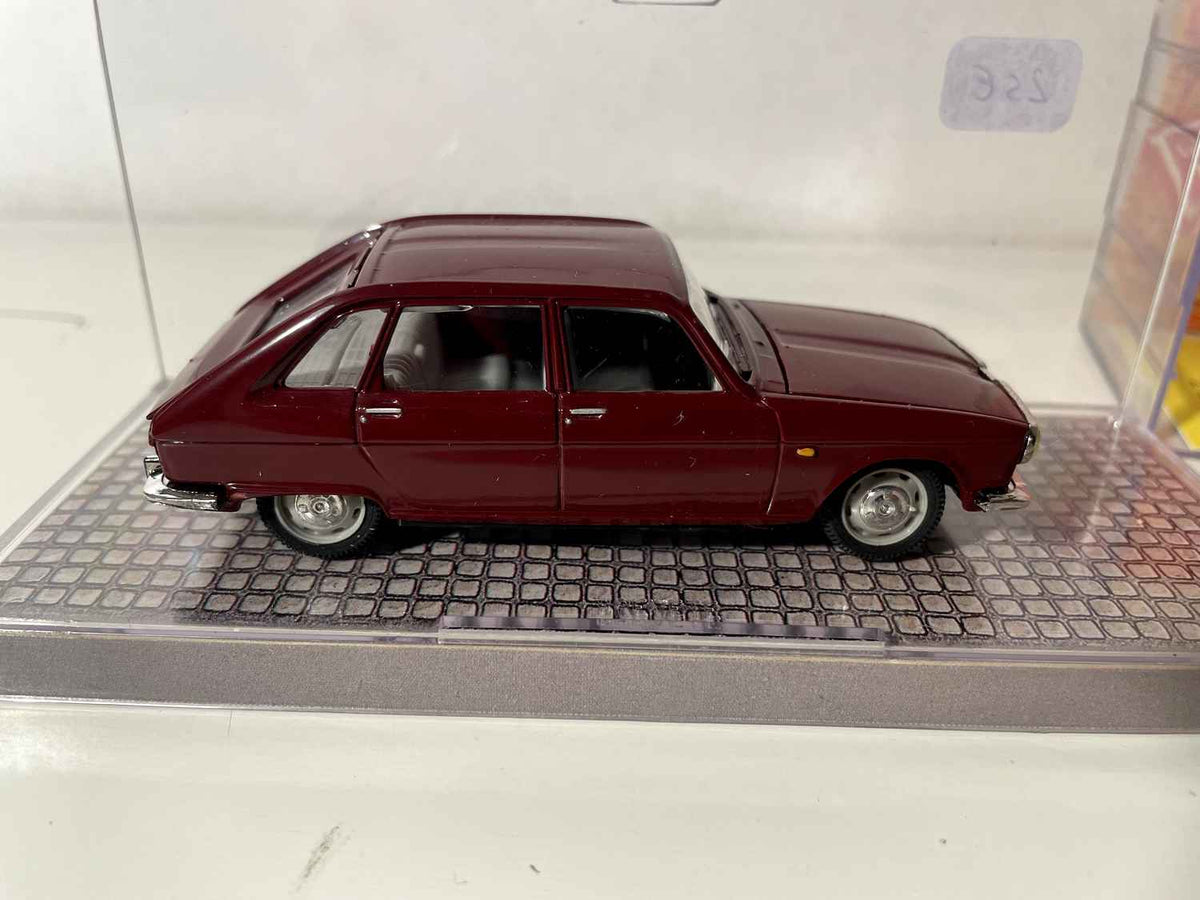 Renault 16 bordeaux (Norev)