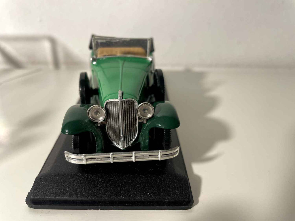 Zielony Renault Reinastella z 1929 roku