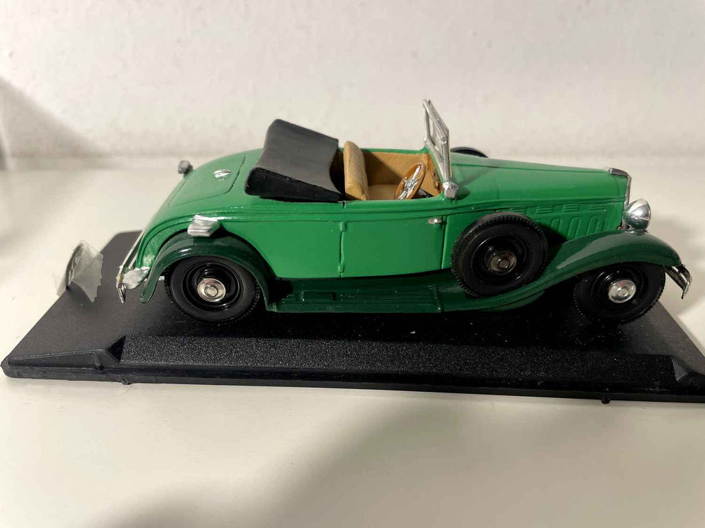 Zielony Renault Reinastella z 1929 roku