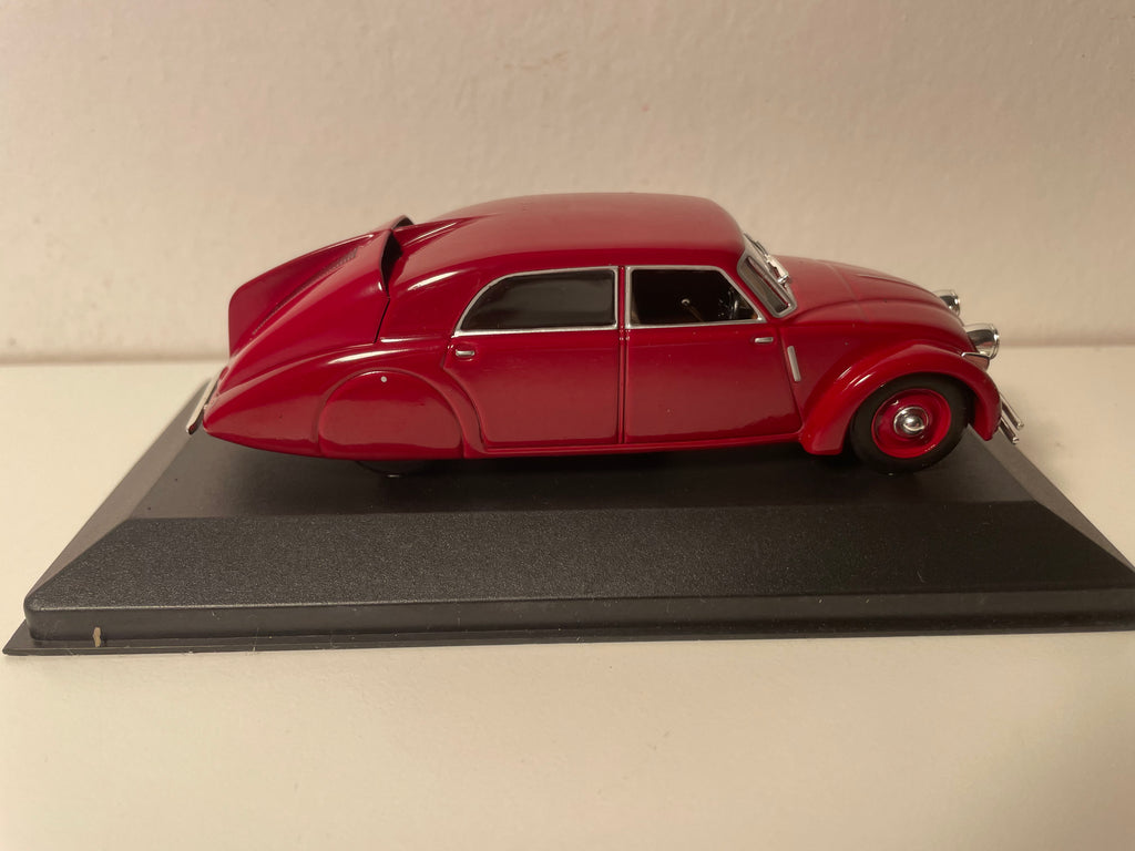 Tatra 77 rouge foncé/bordeaux? de 1934