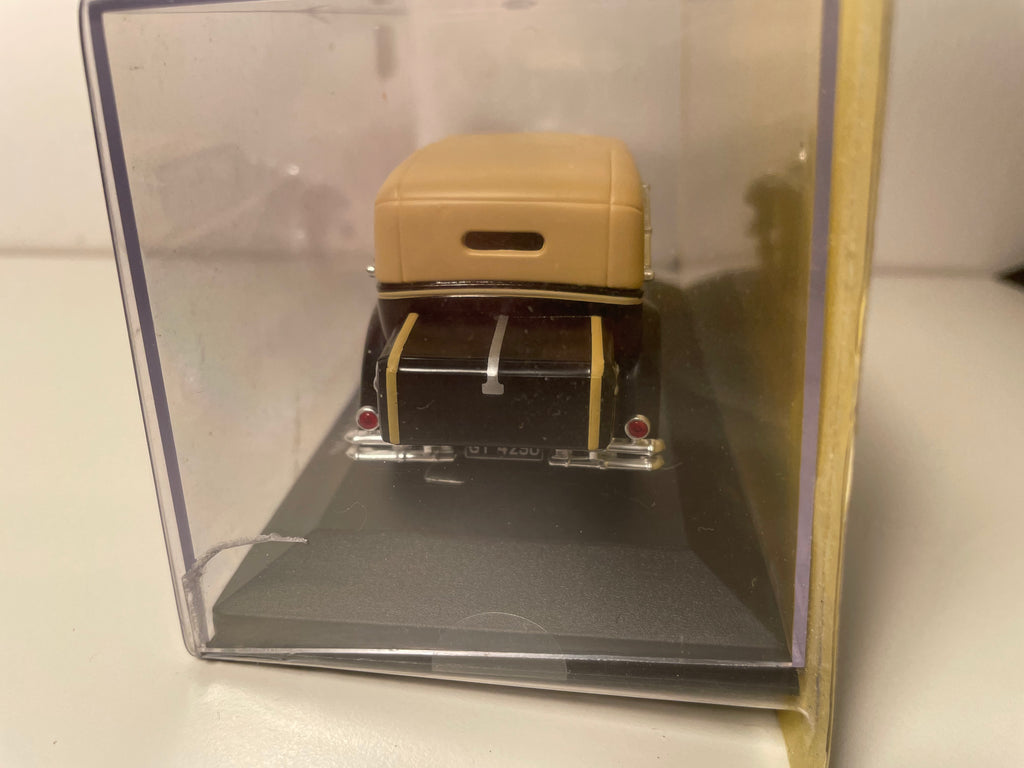 Isotta Fraschini Tipo 8 schwarz mit hellbraunem Dach von 1930