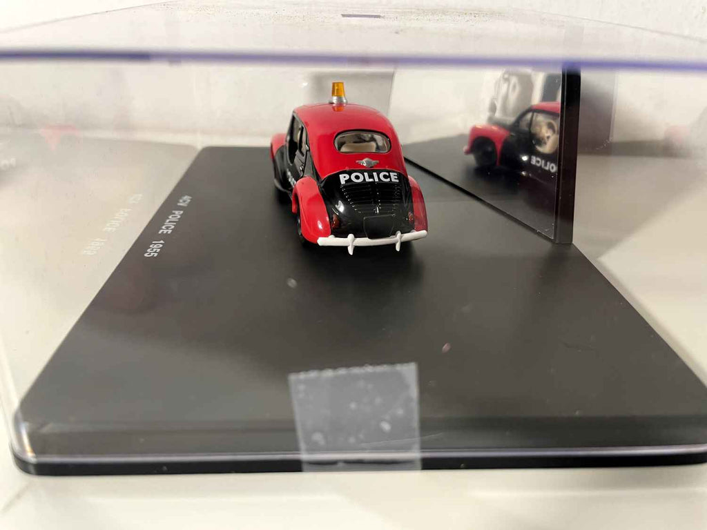 Renault 4 CV POLICE preto e vermelho de 1955 (caixa retangular)