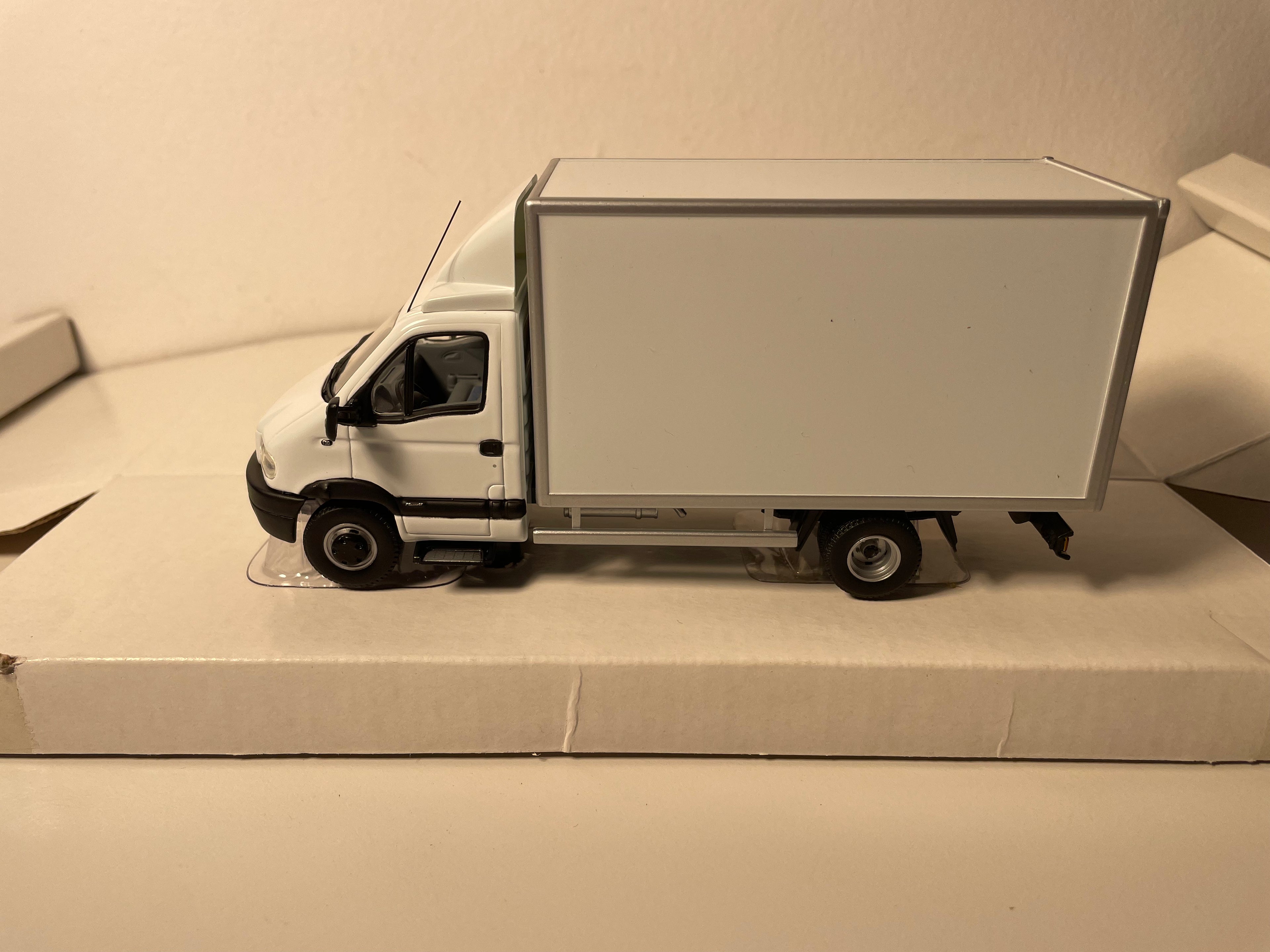 Renault Mascott Truck Model White - NOREV