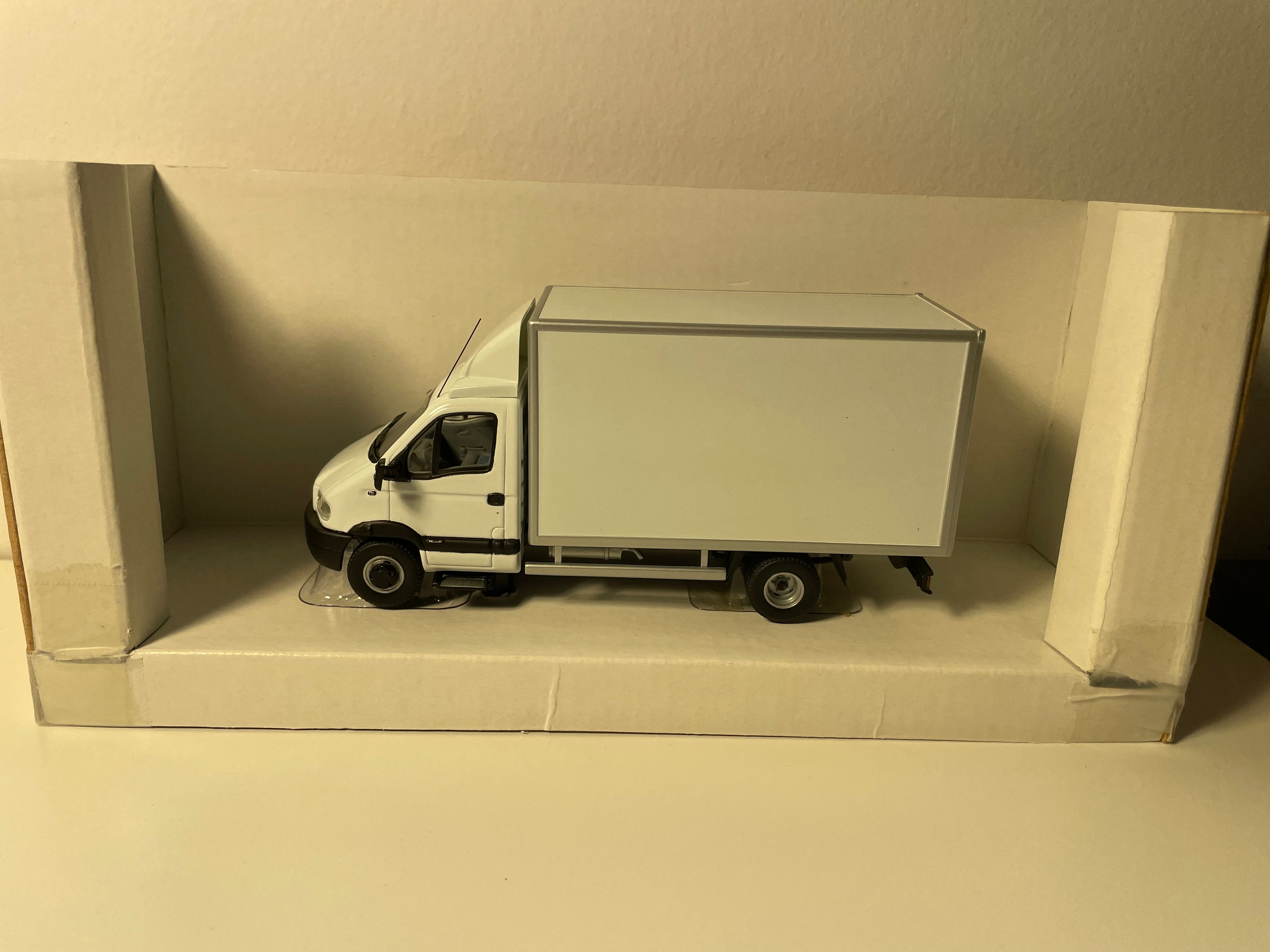 Renault Mascott Truck Model White - NOREV