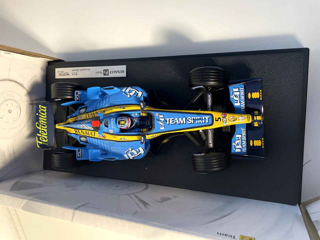 Renault R25 F1 Team azul e amarelo com o número 5 (Fórmula 1) - Fernando Alonso (escala 1/18)