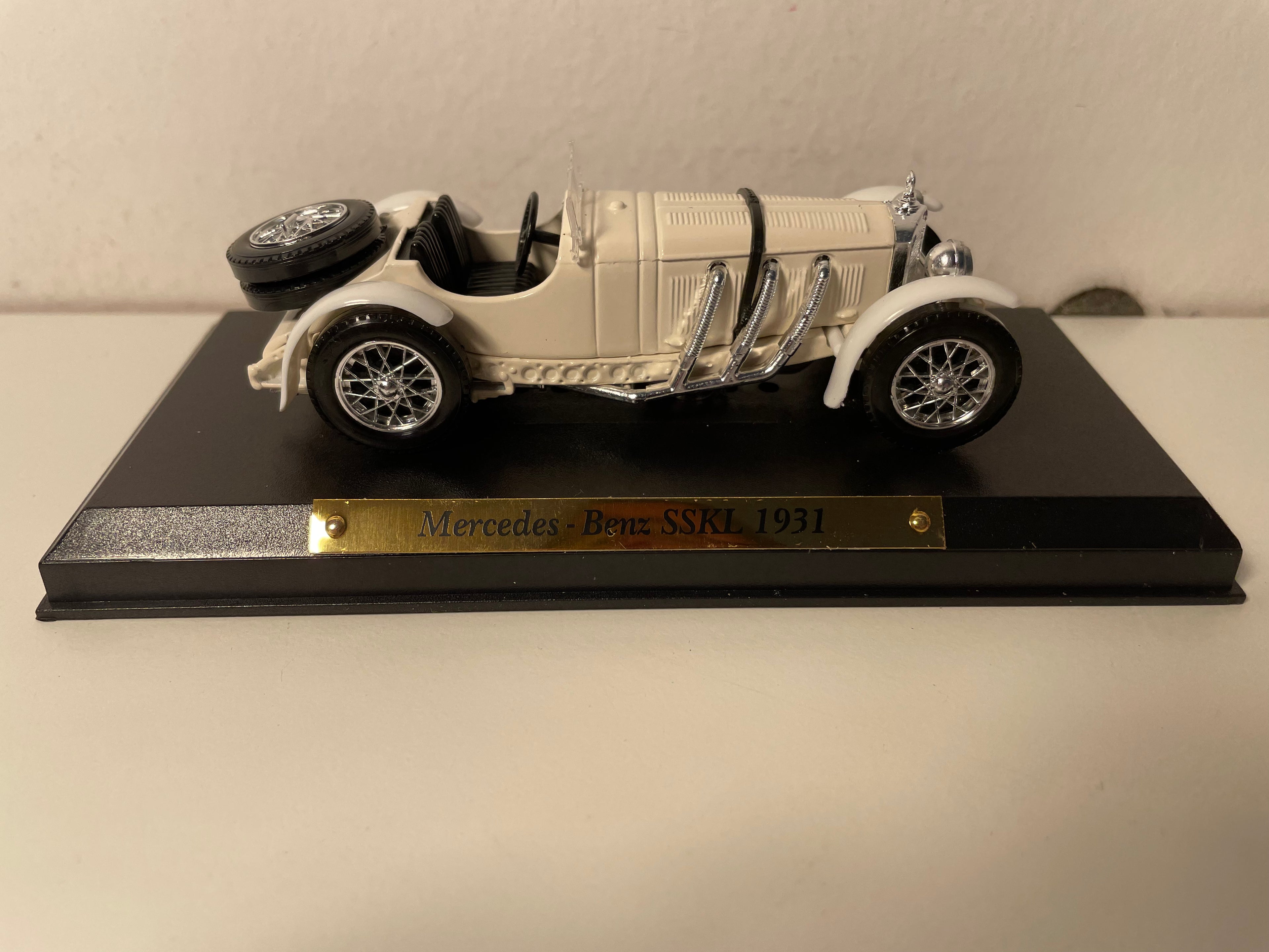 Mercedes-Benz SSKL bianca del 1931 (collezione Auto d'eccezione)