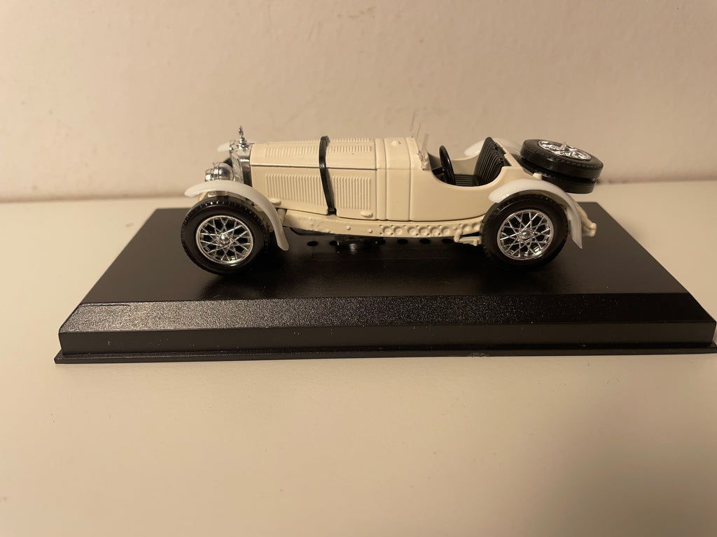 Mercedes-Benz SSKL biała z 1931 roku (kolekcja Samochody wyjątkowe)
