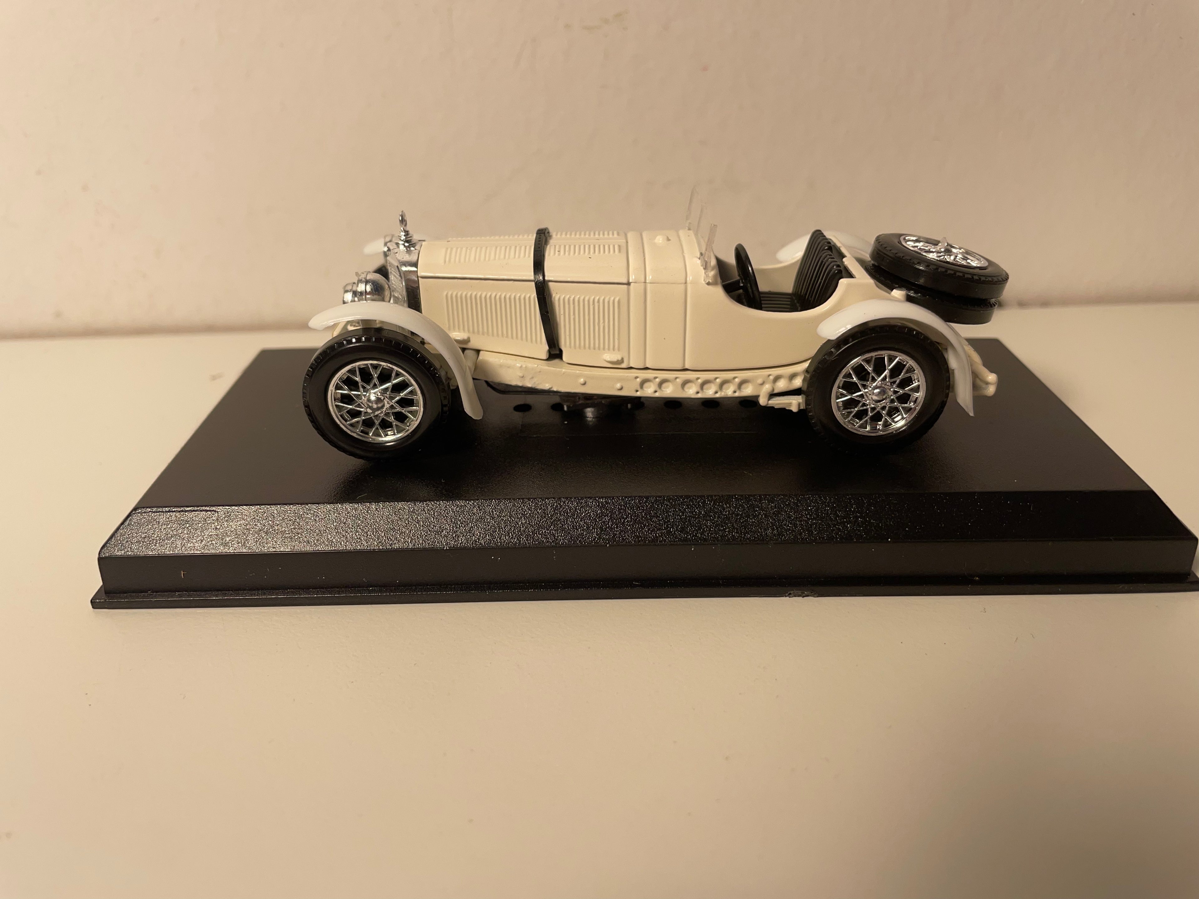 Mercedes-Benz SSKL bianca del 1931 (collezione Auto d'eccezione)