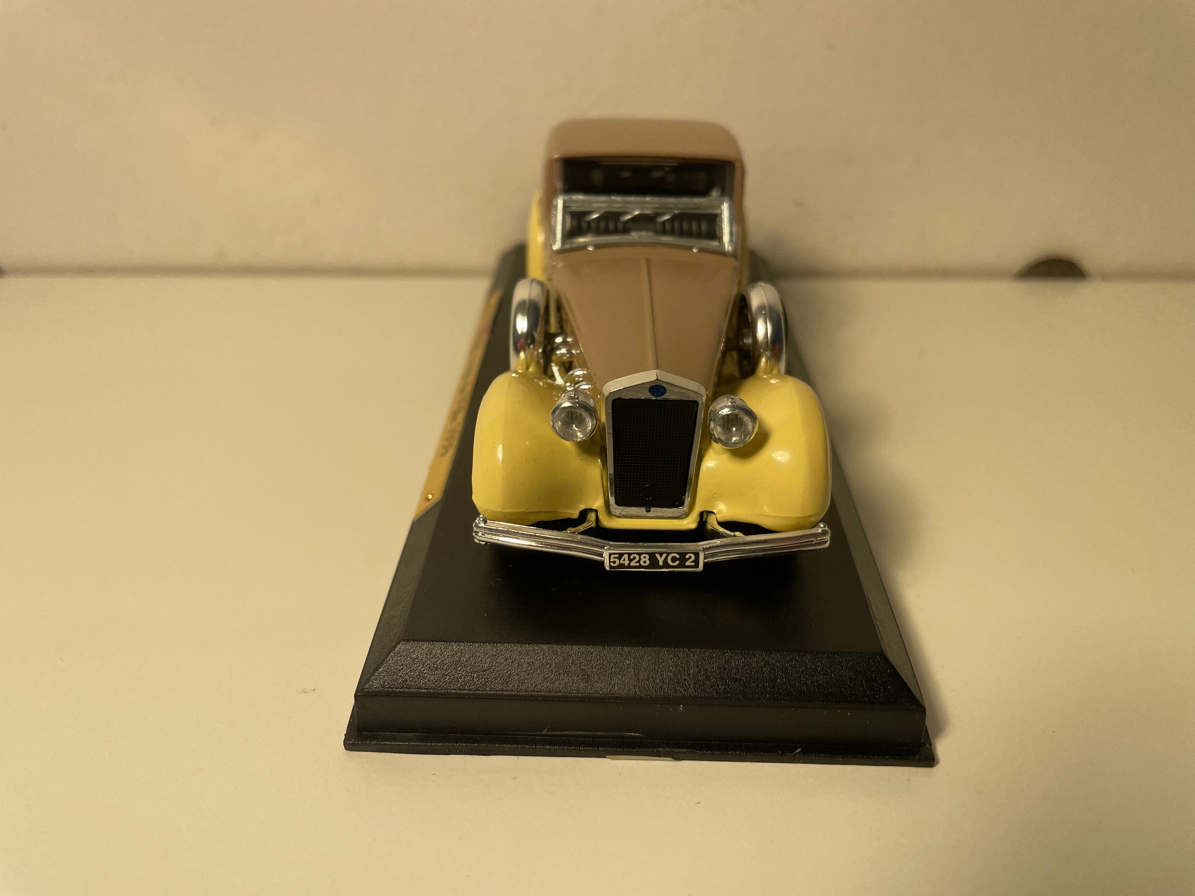 Delage coupé de Ville marrone e beige del 1939 (auto eccezionali)