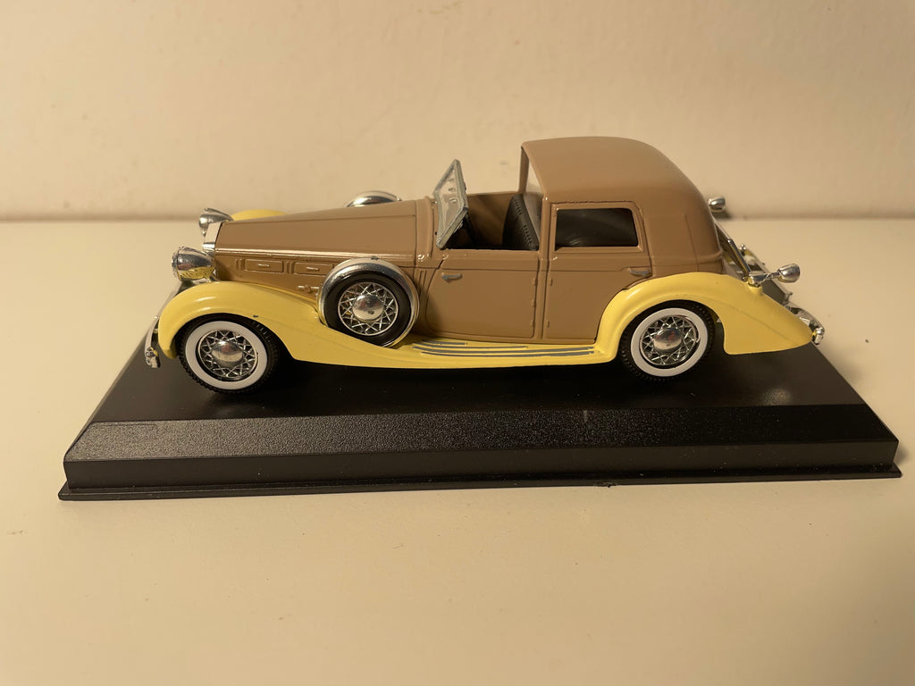 Delage coupé de Ville marron et beige de 1939 (voitures d'exception)