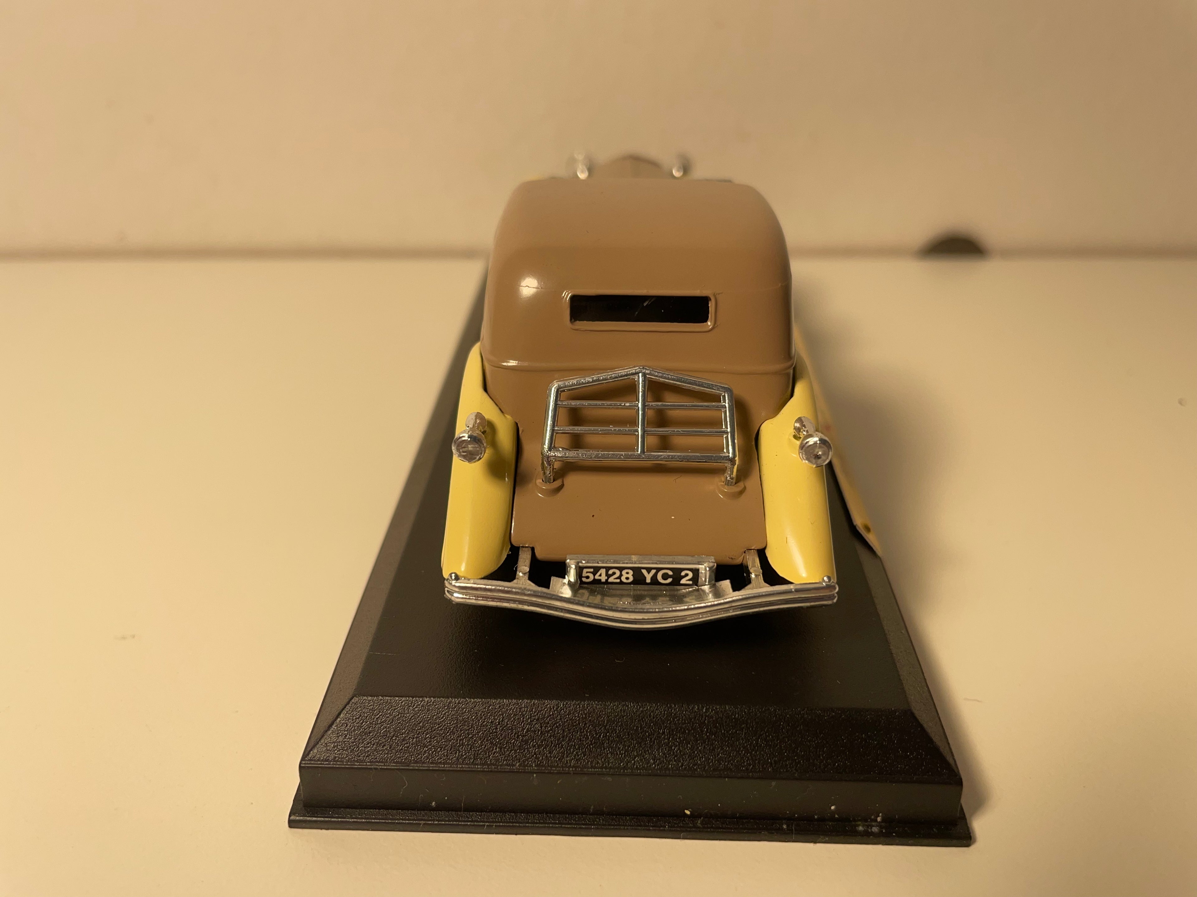 Delage coupé de Ville marrone e beige del 1939 (auto eccezionali)