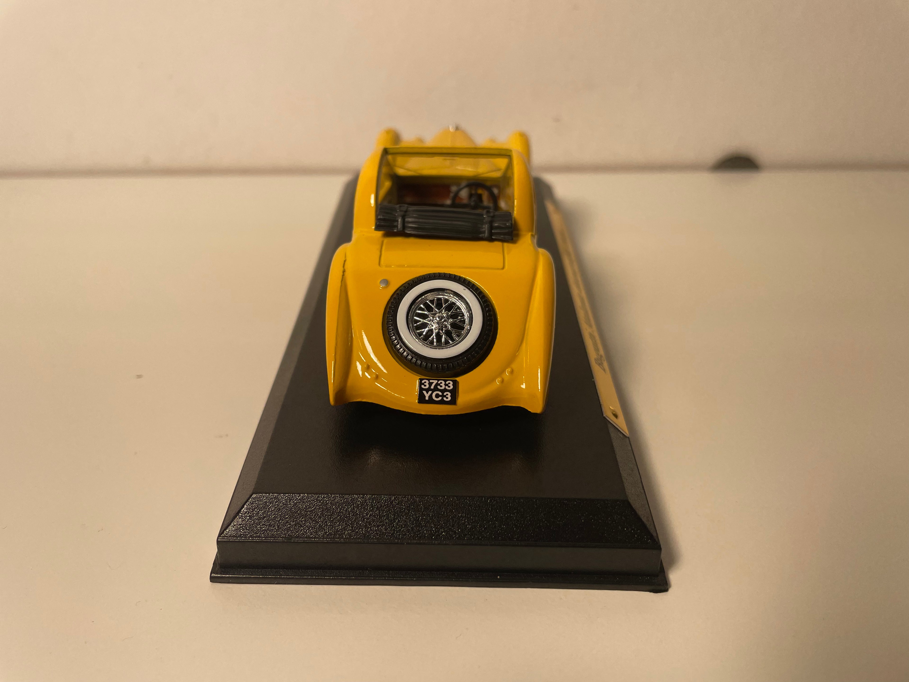 Bugatti Atalante conversível amarela de 1939 (coleção Carros Excepcionais)