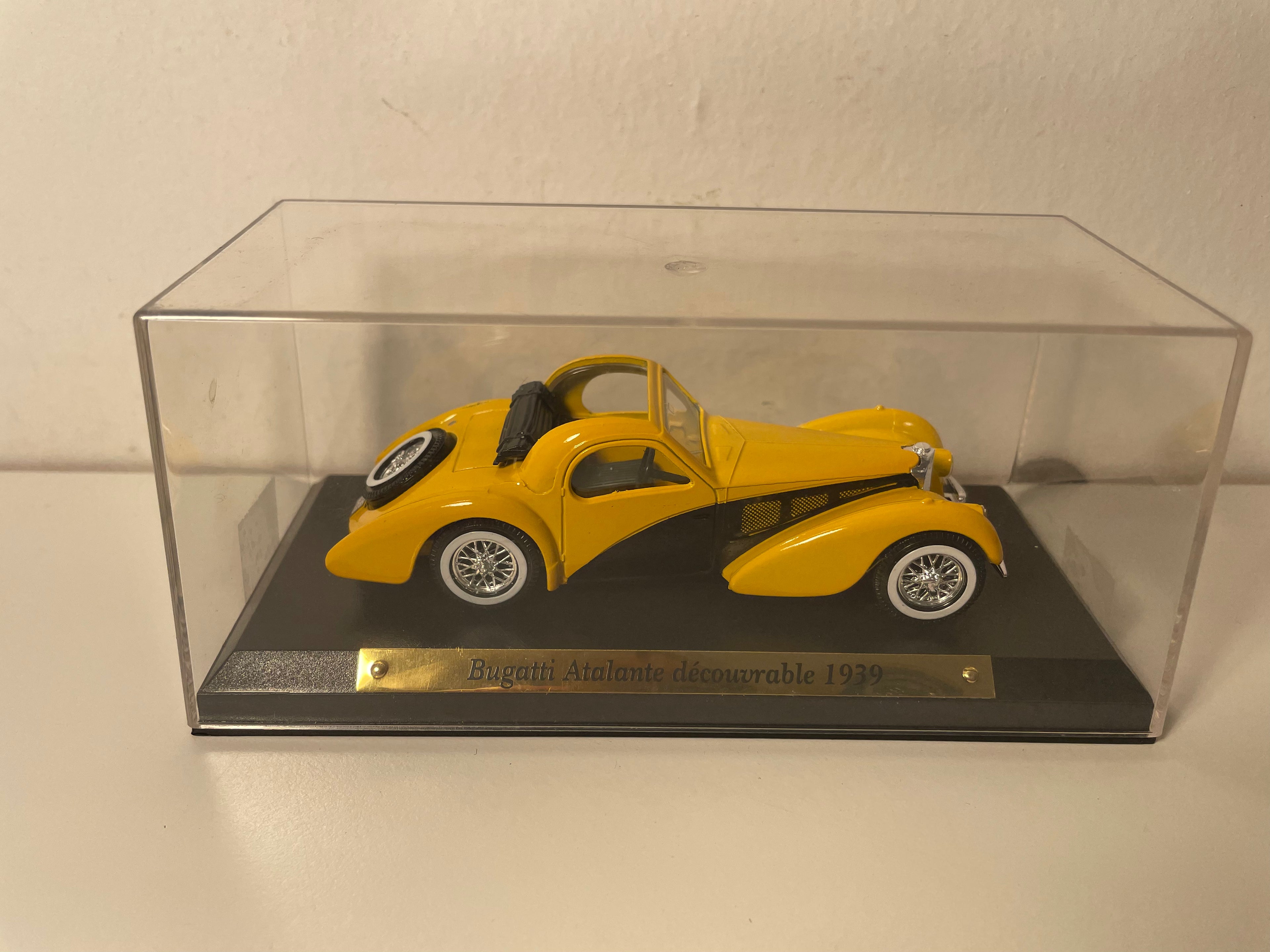 Bugatti Atalante conversível amarela de 1939 (coleção Carros Excepcionais)