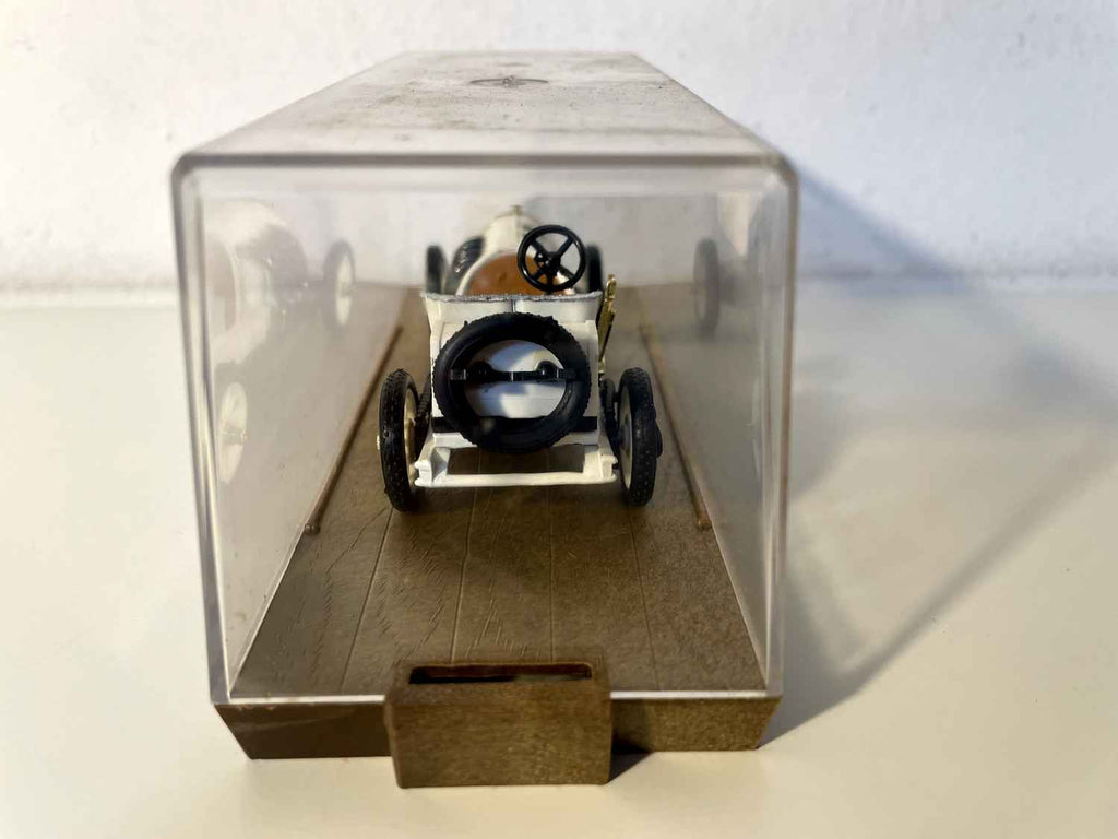 Blitzen Benz HP 200 from 1909 white number 15 - racing car (Brumm R19)