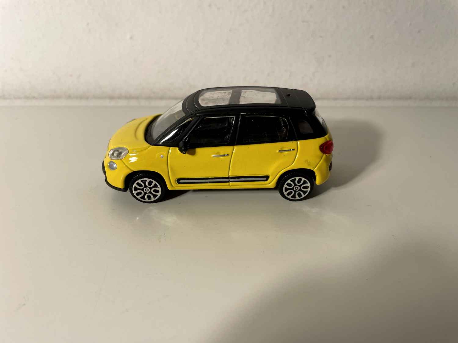 Fial 500L yellow - Burago