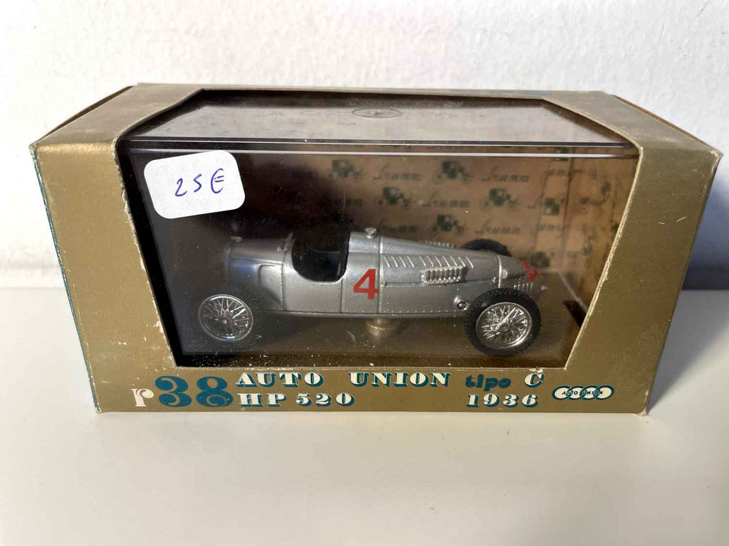 Auto Union Tipo C HP 520 z 1936 r., szary numer 4 - samochód wyścigowy (Brumm R38)