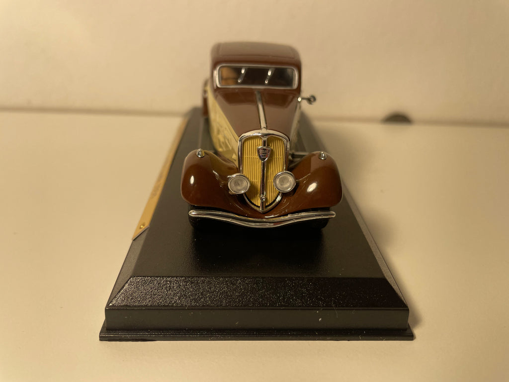 Peugeot 601 coach fuselé marron et marron de 1931 (collection Voitures d'exception)