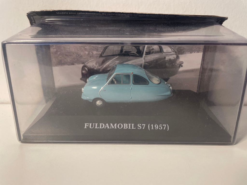 Blaue Fuldamobil S7 Mikroauto von 1957 - Deutsches Auto
