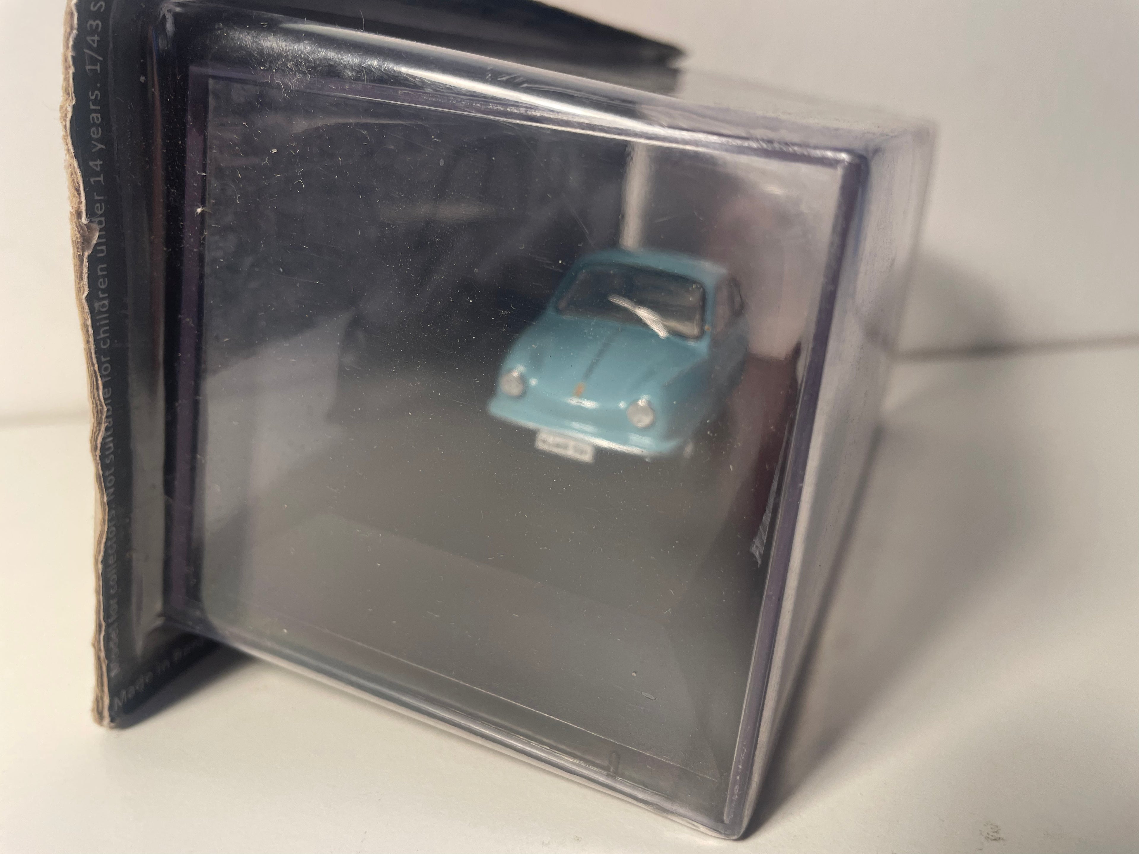 Blaue Fuldamobil S7 Mikroauto von 1957 - Deutsches Auto