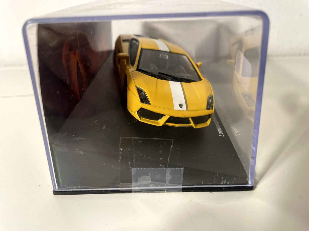 Lamborghini Gallardo LP 550-2 żółta i biała z 2009 roku (Valentino Balboni)