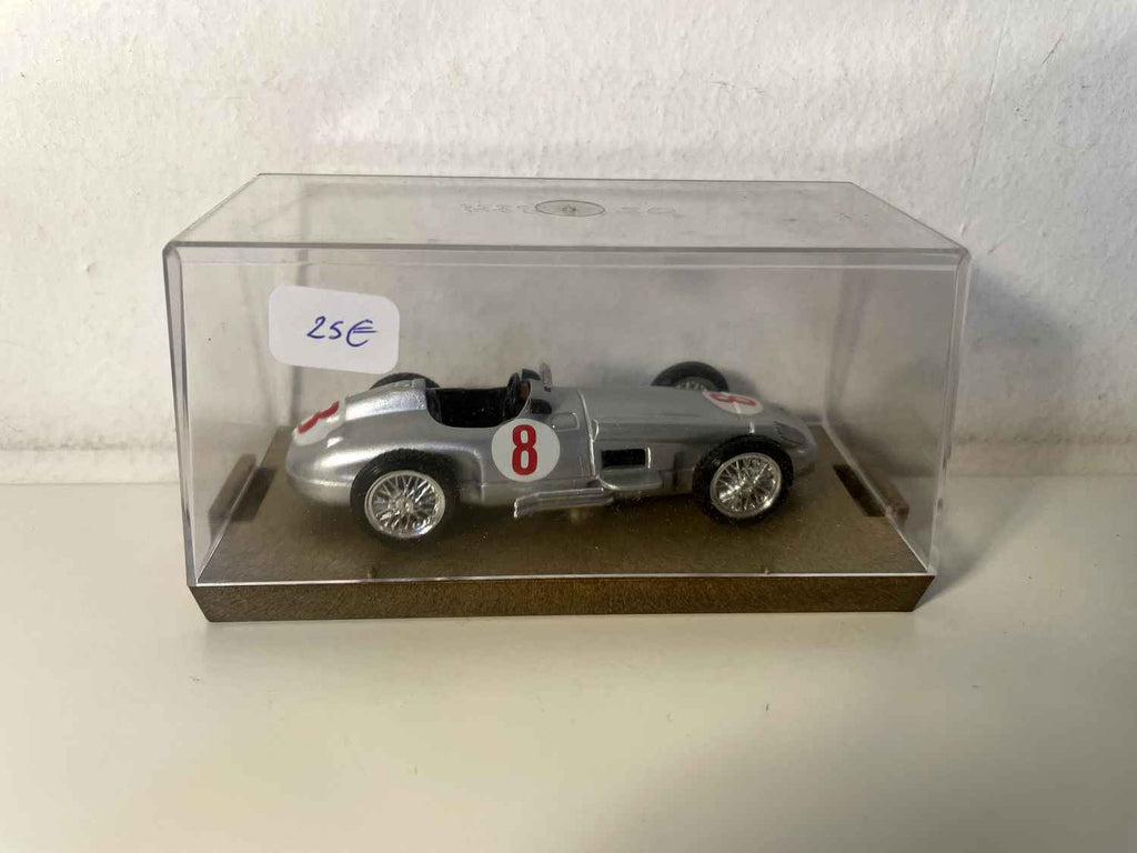 Mercedes W 196 HP 295 from 1954 gray number 8 - racing car (Brumm R72)
