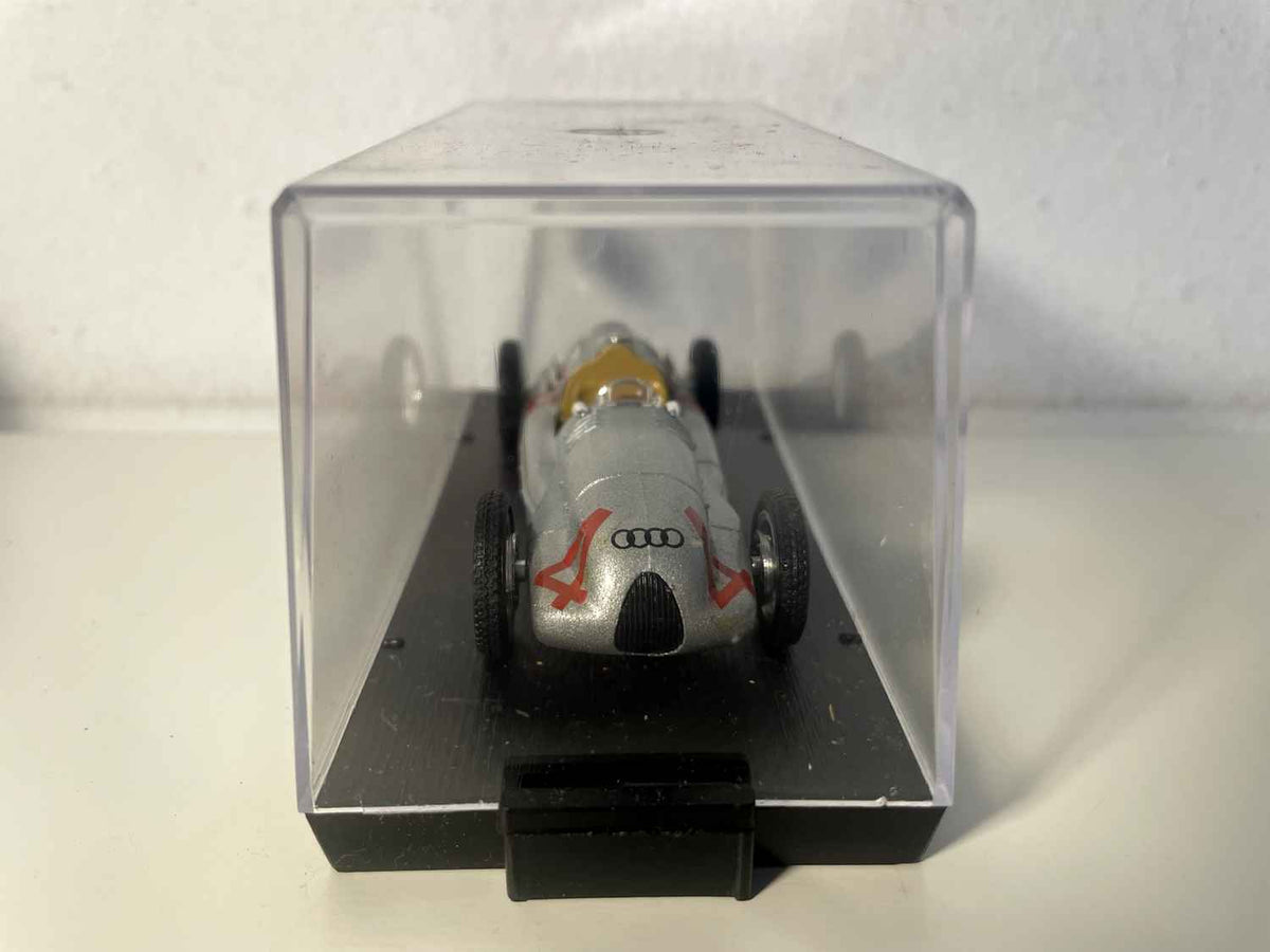 Auto Union tipo D HP 420 de 19387, gris número 4 - coche de carreras (Brumm R109)