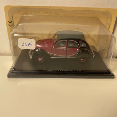 Citroën 2 CV Charleston del 1981 bordeaux e nero