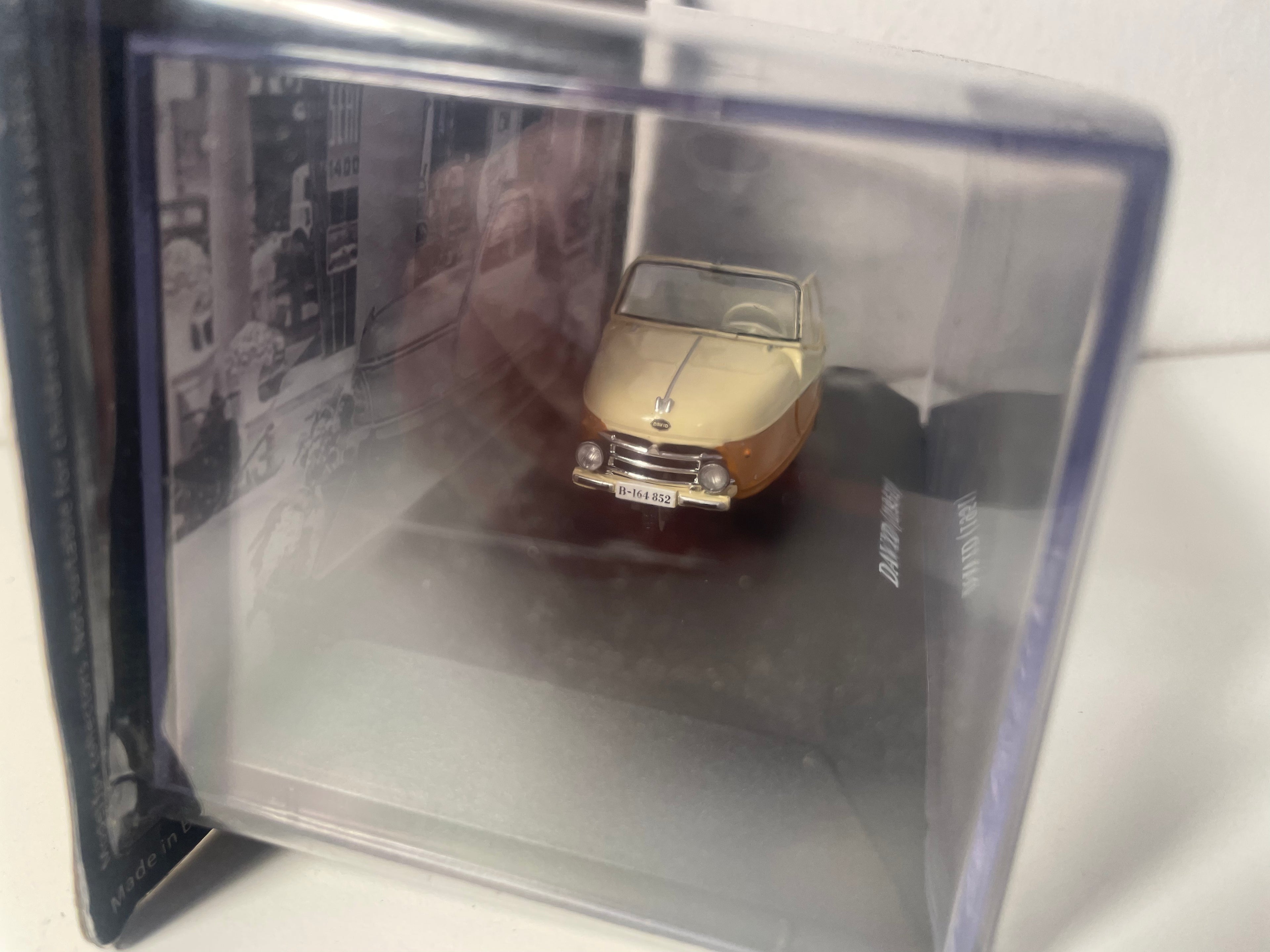 Micro Antique Car DAVID Beige and Brown from 1951 - Spanish Car