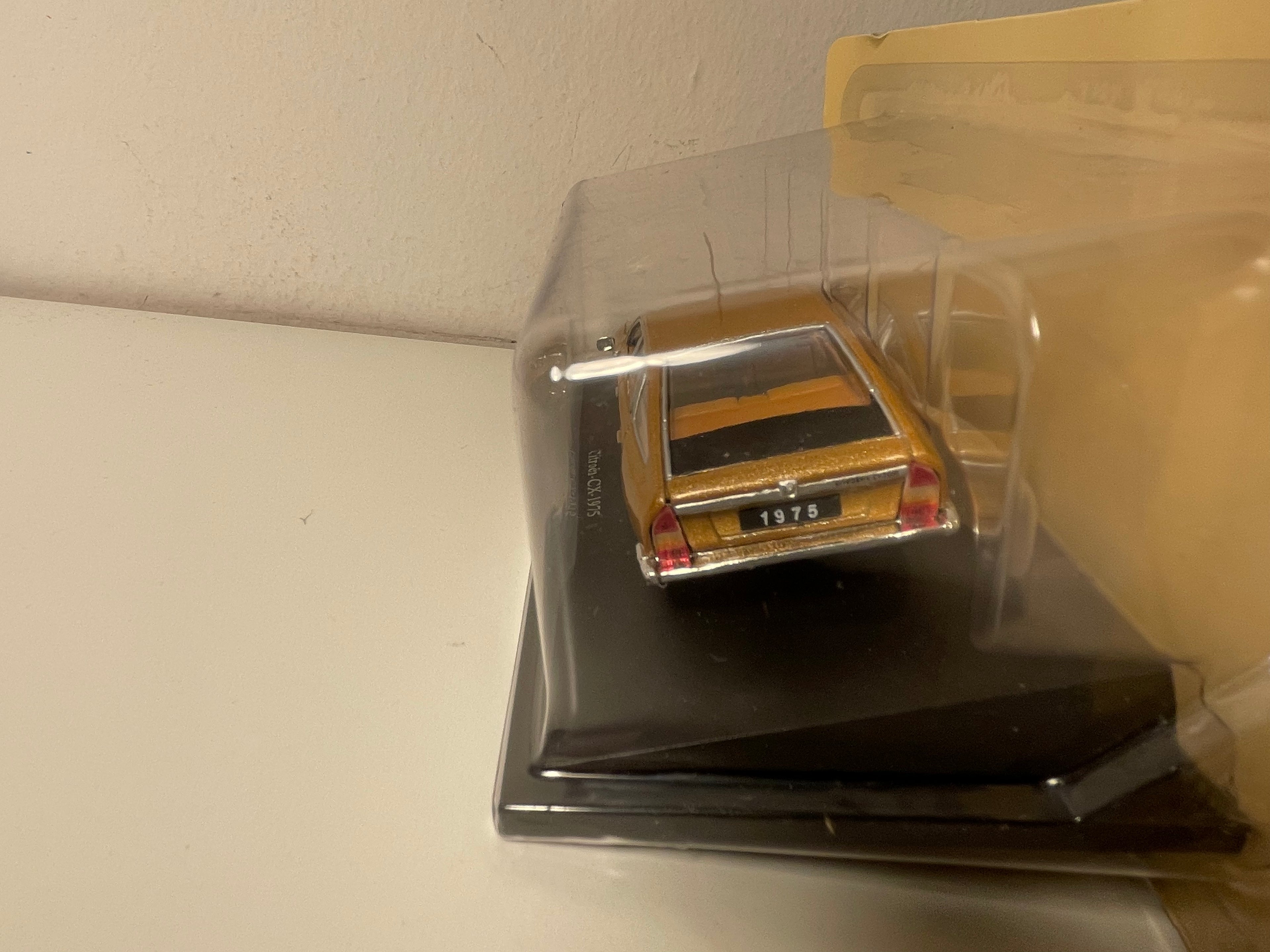 Brown Citroën CX from 1975 (in blister pack)