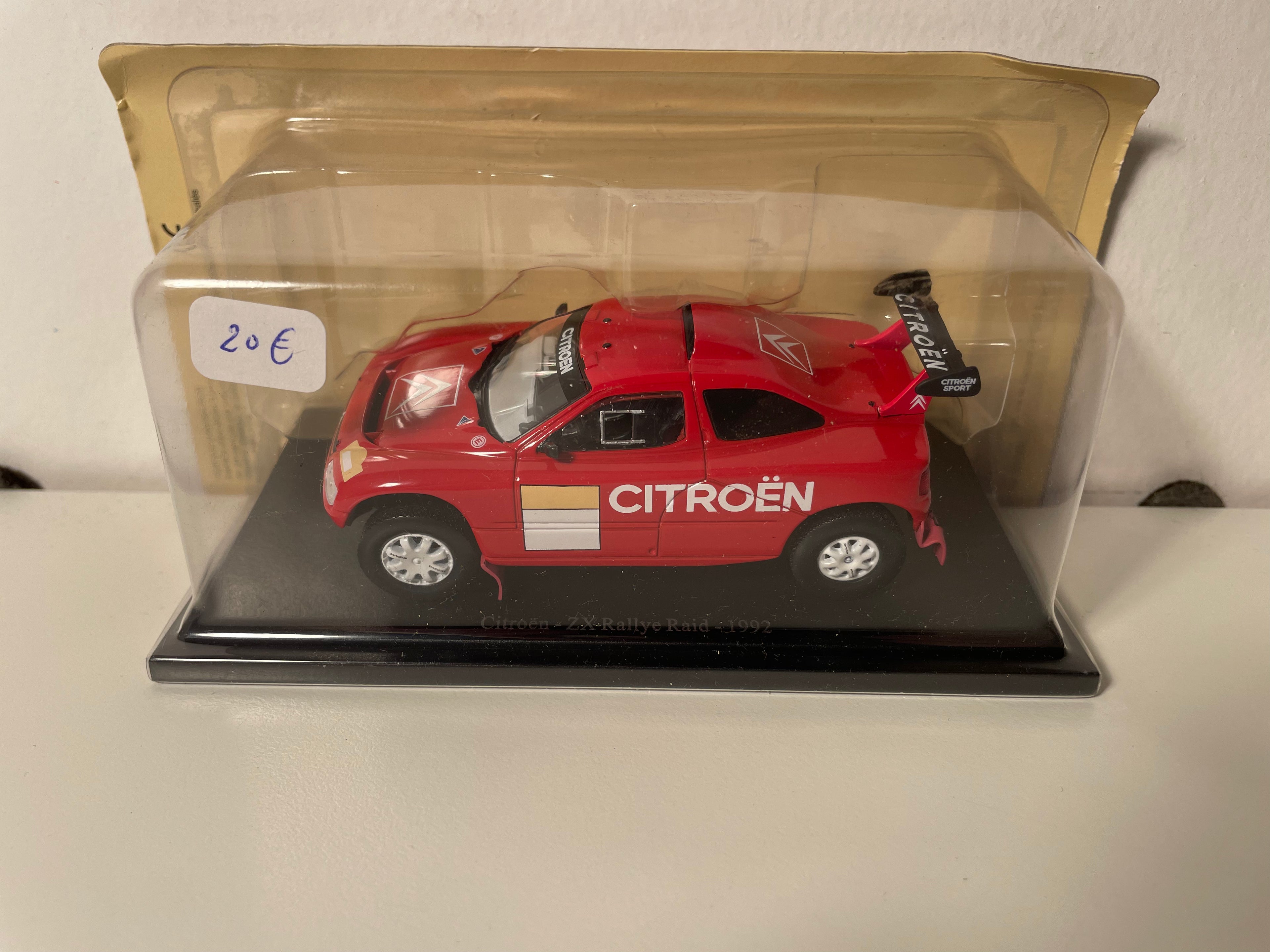 Citroën ZX Rallye Raid rosso del 1992 (in blister)