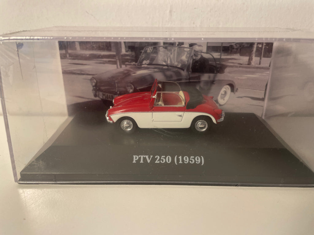 Micro voiture d'antan PTV 250 rouge et beige pâle de 1959 - voiture espagnole