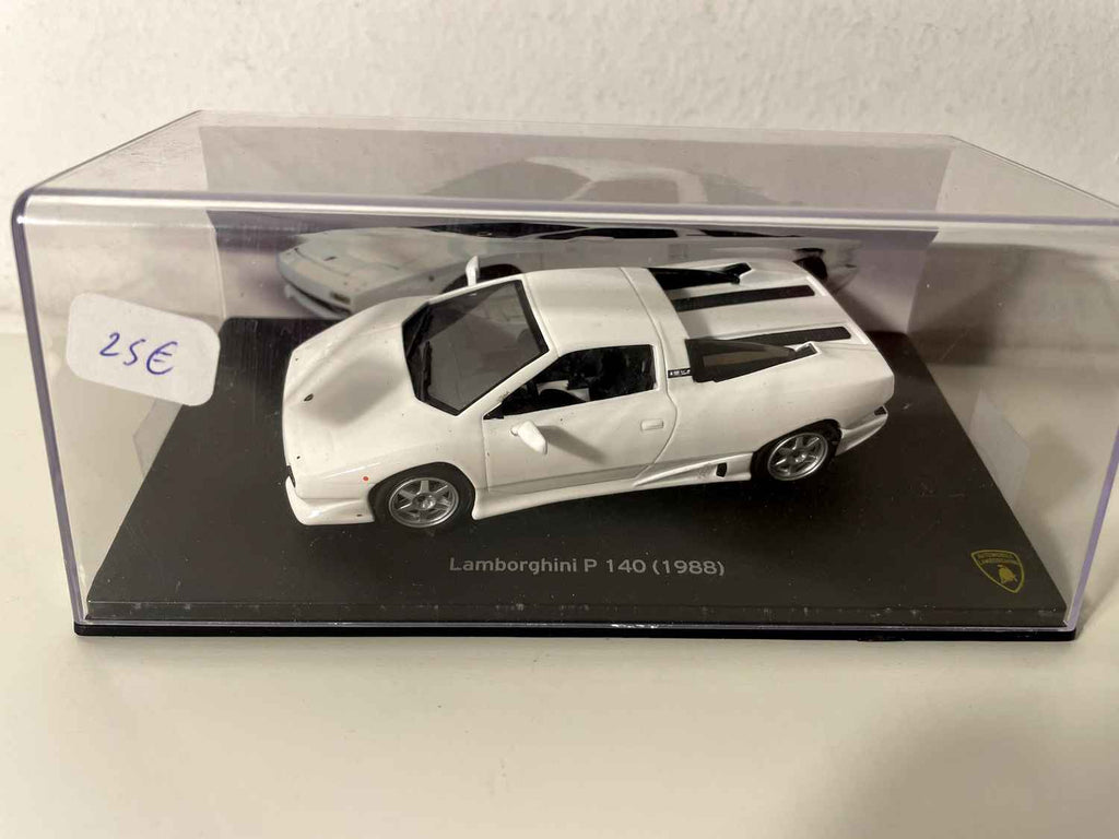 Lamborghini P 140 biała z 1988 roku