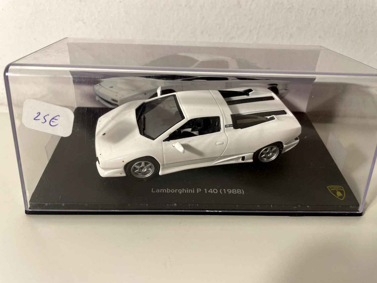 Lamborghini P 140 biała z 1988 roku