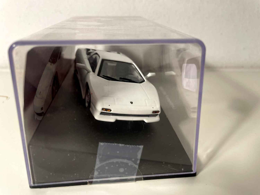 Lamborghini P 140 biała z 1988 roku