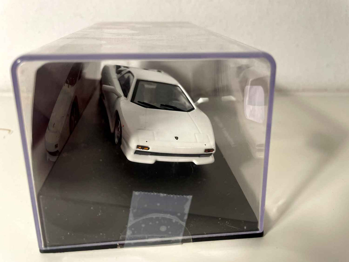 Lamborghini P 140 biała z 1988 roku